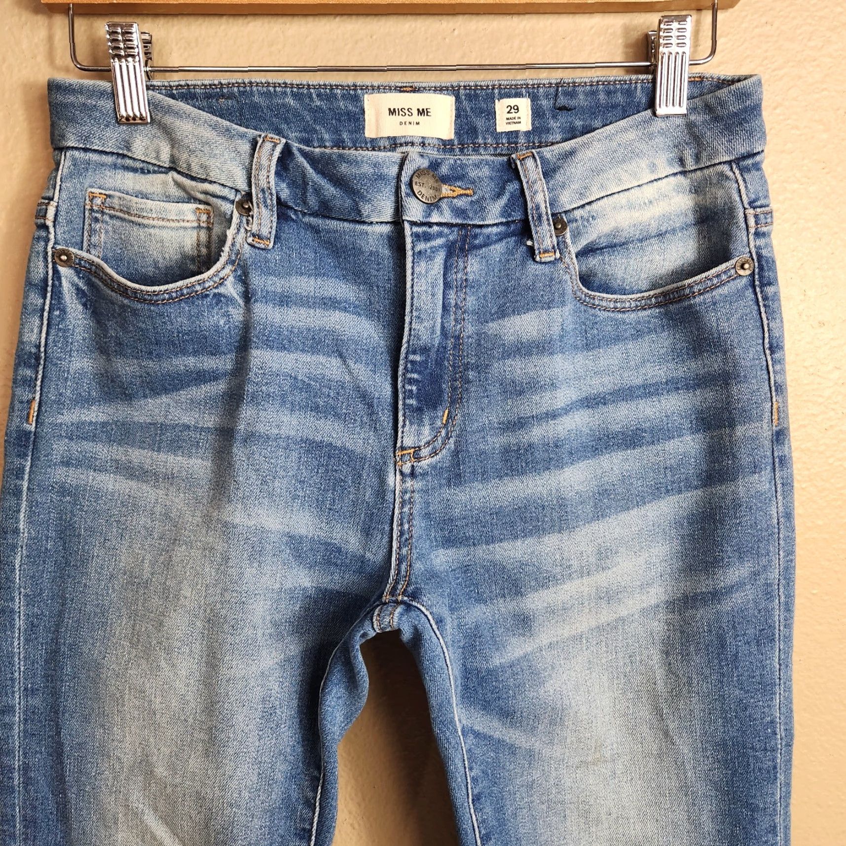 Miss Me Miss Me Jeans |29| Mid Rise M2207CF Crop Fray Flare Denim Womens Regulate? Size 29" - 4 Thumbnail