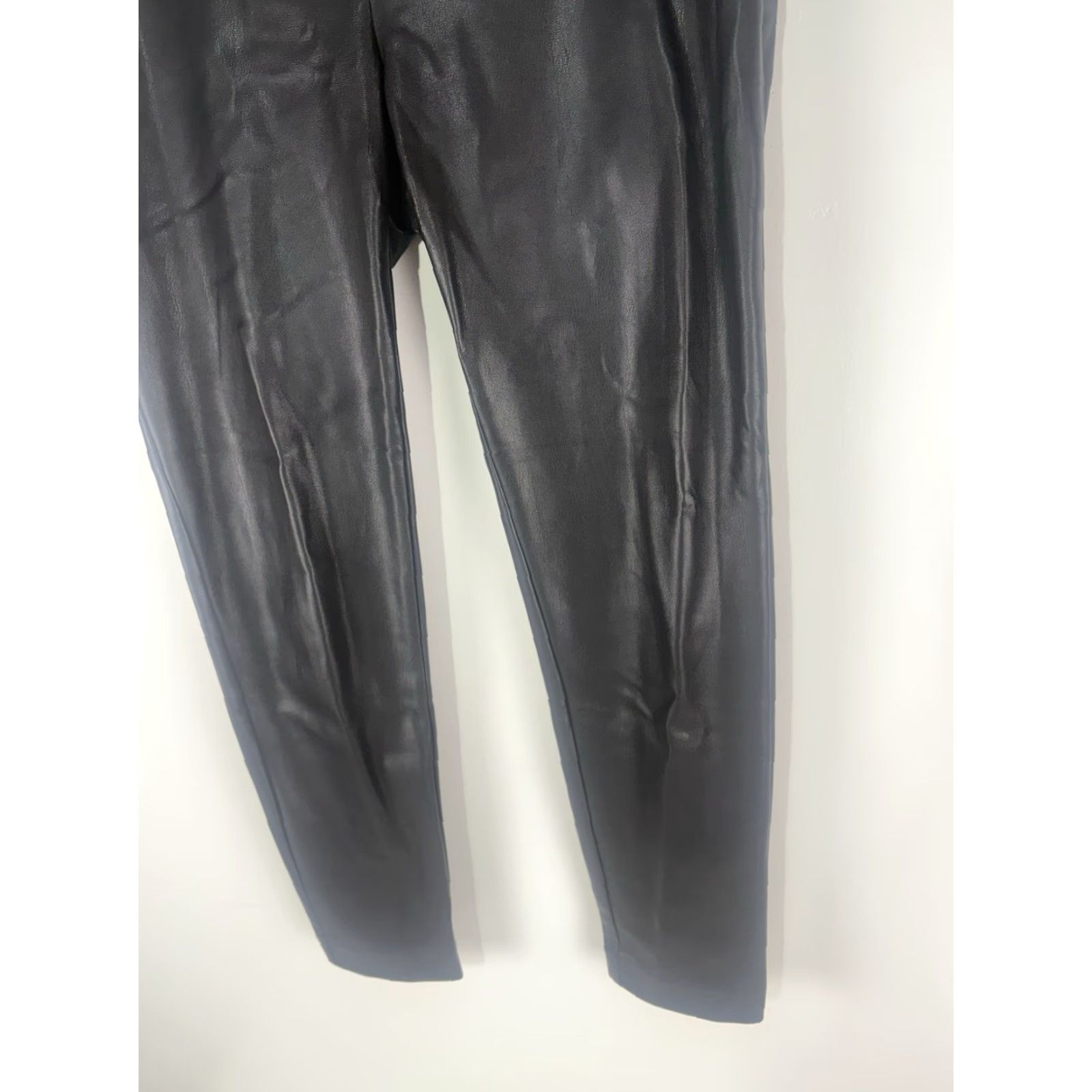 Ann Taylor Ann Taylor Black Faux Leather Skinny Side Zip Pants Womens Size 6 Indonesia Size 28" / US 6 / IT 42 - 3 Thumbnail
