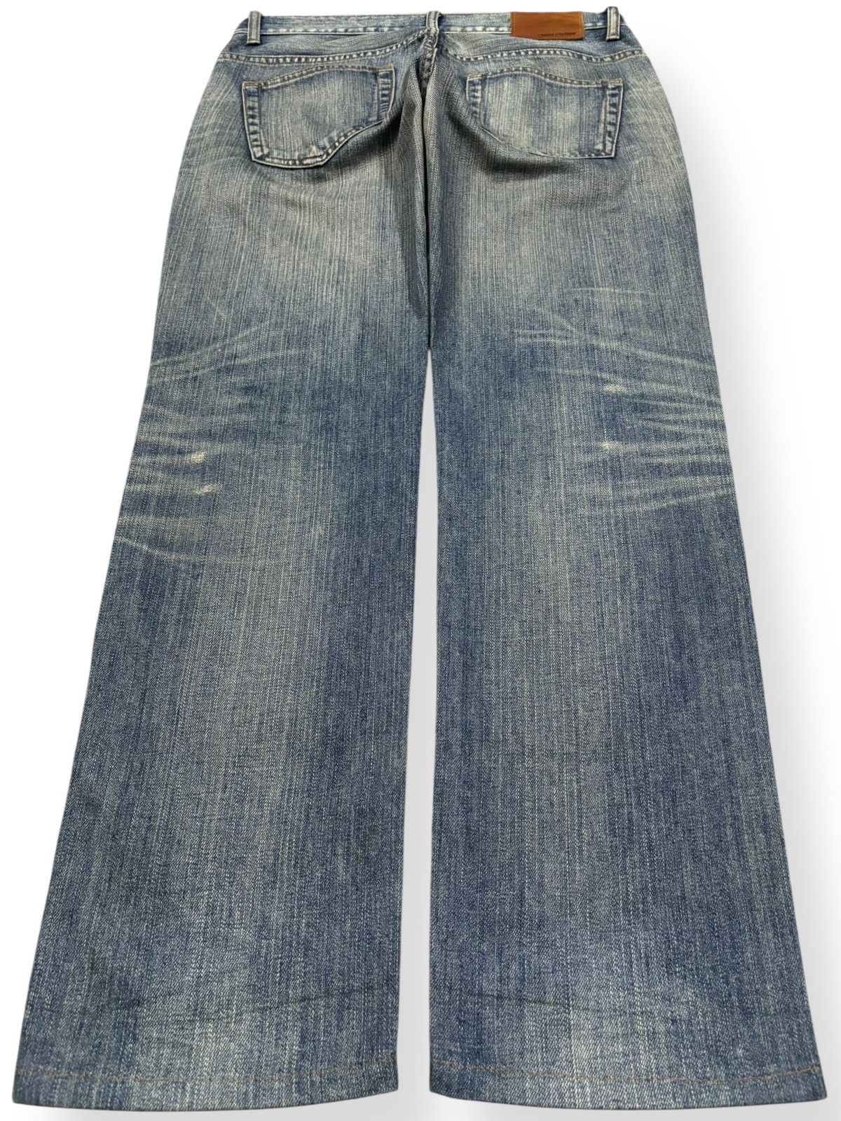 Japanese Brand Vintage Union Station Mud Washed Whiskers Distressed Jeans Size US 32 / EU 48 - 2 Thumbnail