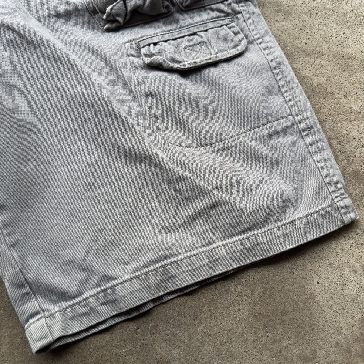 Vintage VINTAGE Y2K OTB BAGGY SKATER CARGO SHORTS Size US 26 / EU 42 - 10 Thumbnail