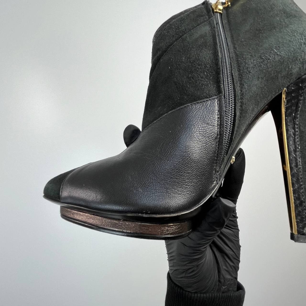Roberto Cavalli Roberto Cavalli Leather Suede Ankle Boots Black Womens 38 Size US 6 / IT 36 - 6 Thumbnail