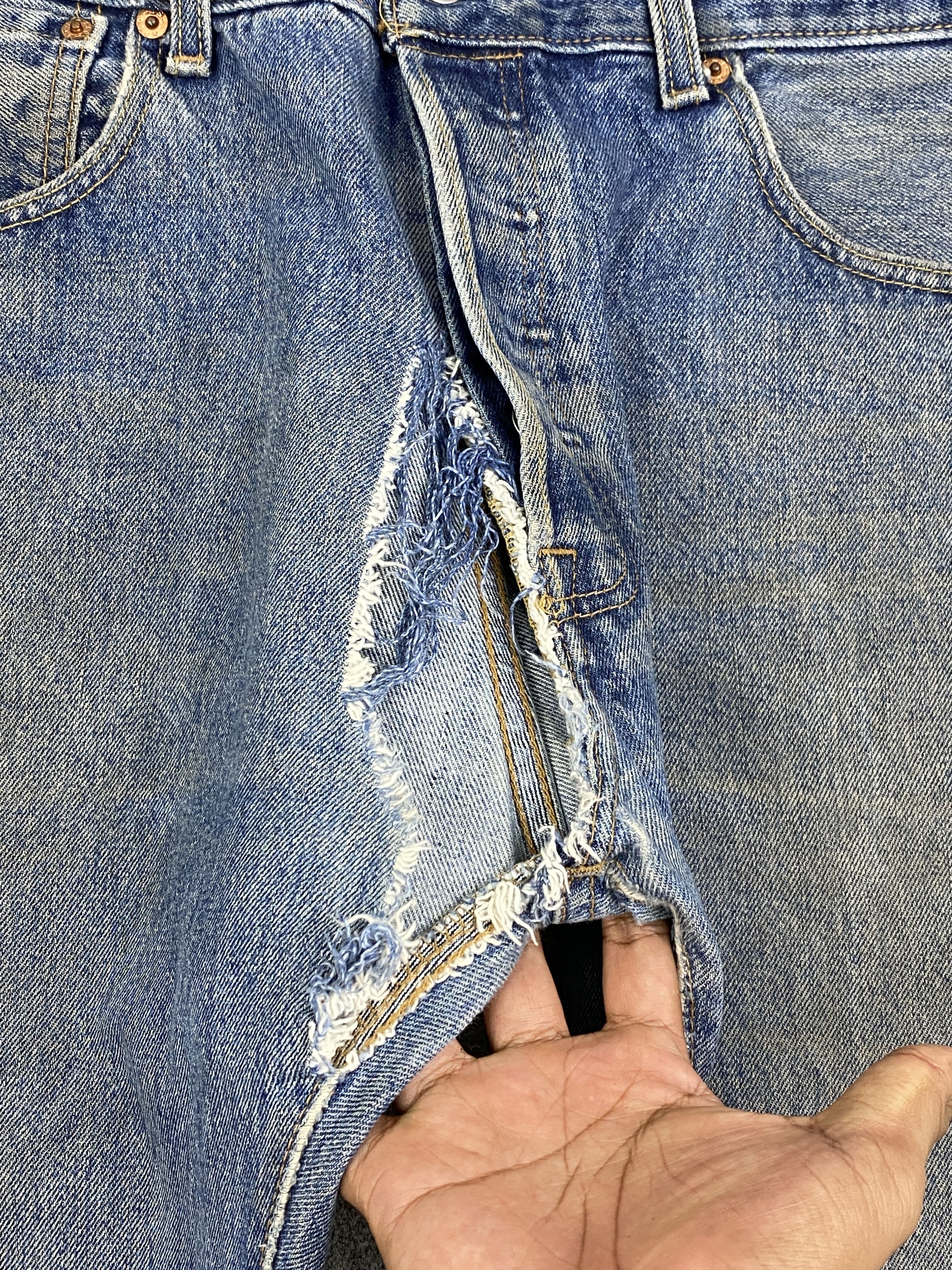 Levi's × Vintage Vintage Levi's 501 Distressed Jeans Size US 36 / EU 52 - 13 Thumbnail