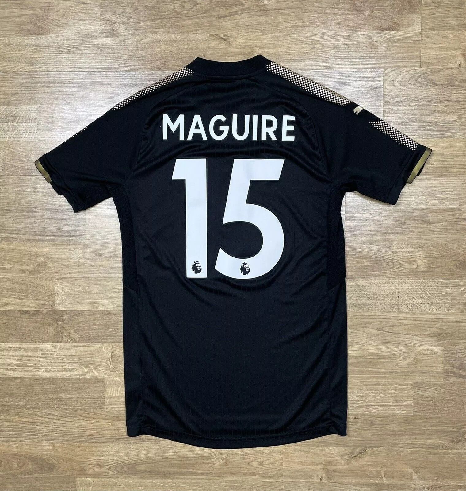 Puma FC LEICESTER 2017 2018 AWAY JERSEY SHIRT SOCCER #15 MAGUIRE Size US S / EU 44-46 / 1 - 1 Thumbnail