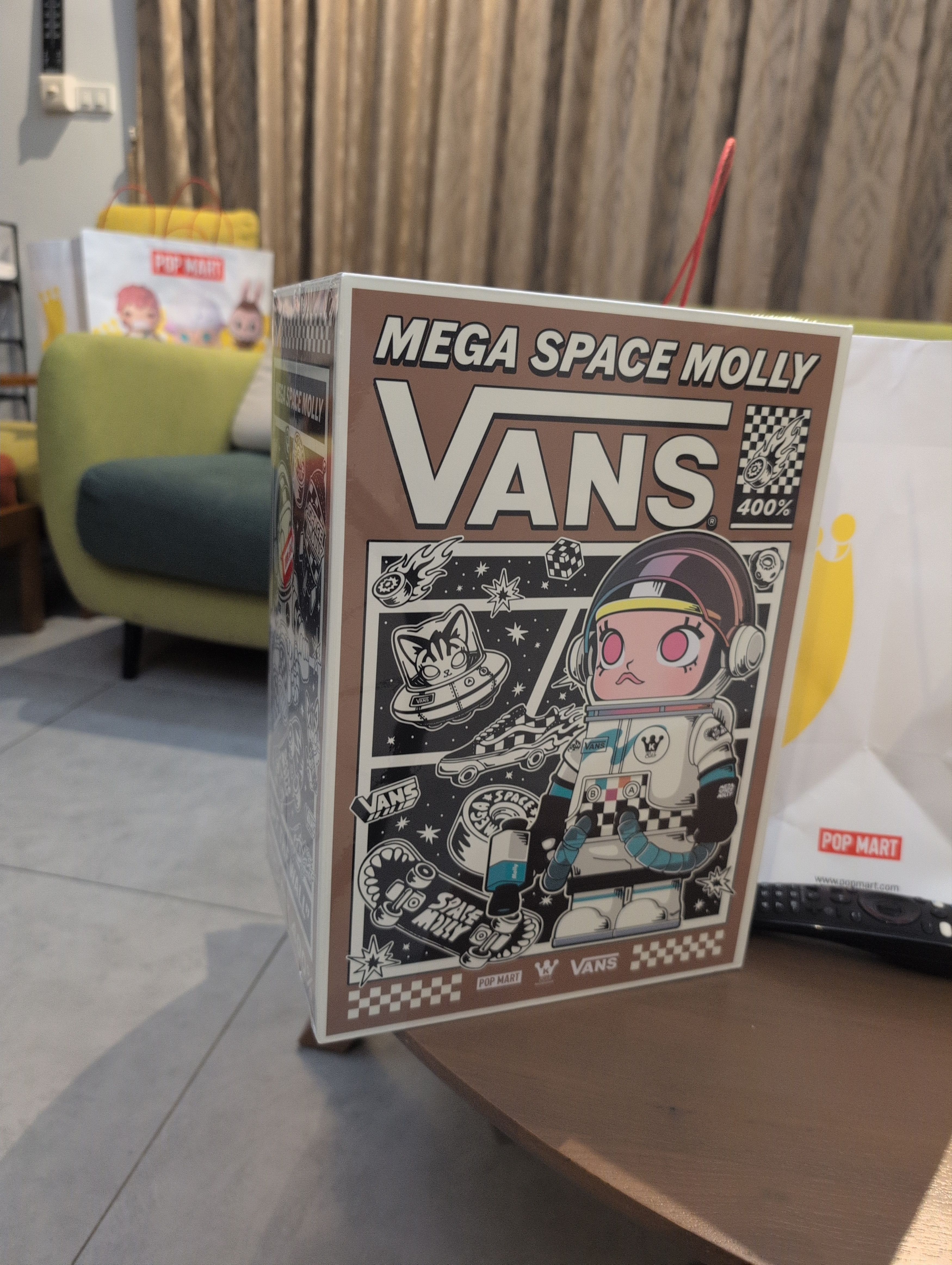 POP MART POP MART MEGA SPACE MOLLY 400% Size ONE SIZE - 5 Thumbnail