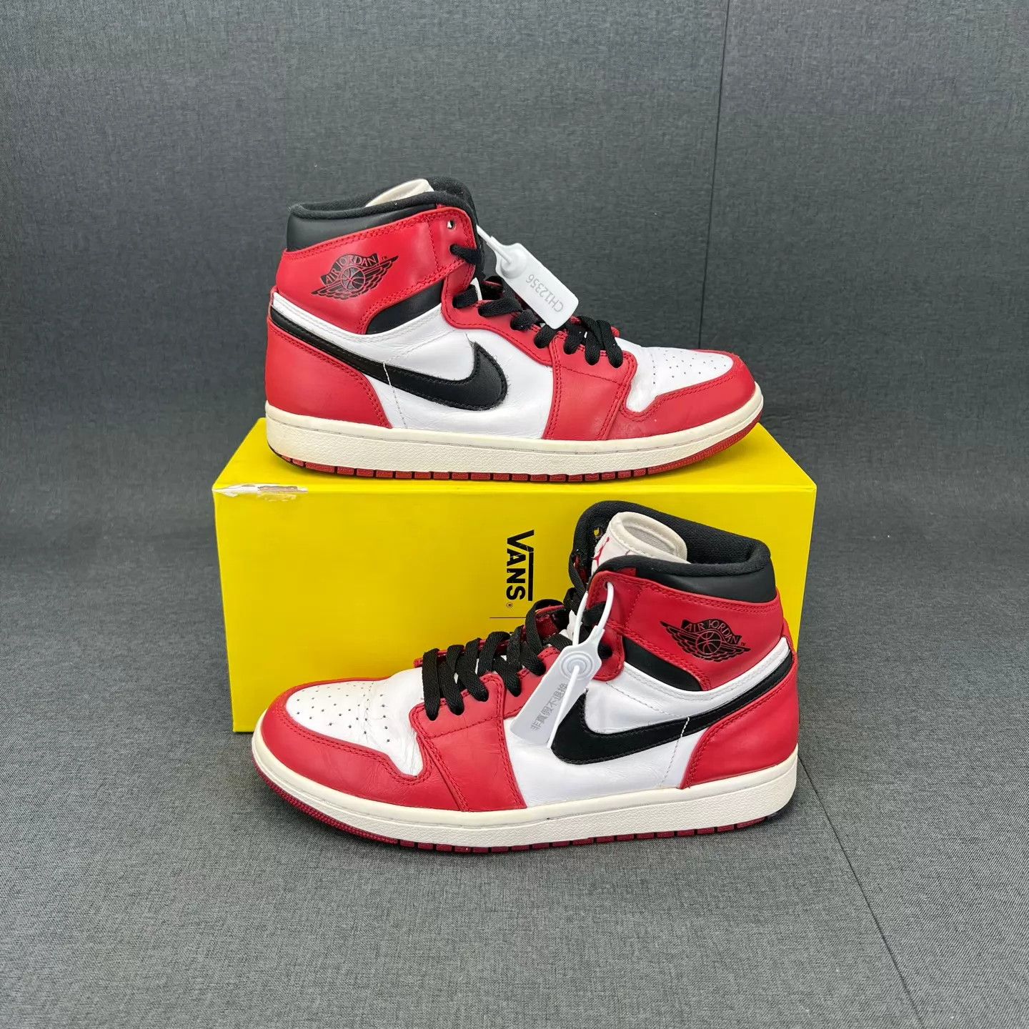 Nike Air Jordan 1 Chicago 2013 42, Boxed, Stars Intact Size US 9 / EU 42 - 2 Thumbnail