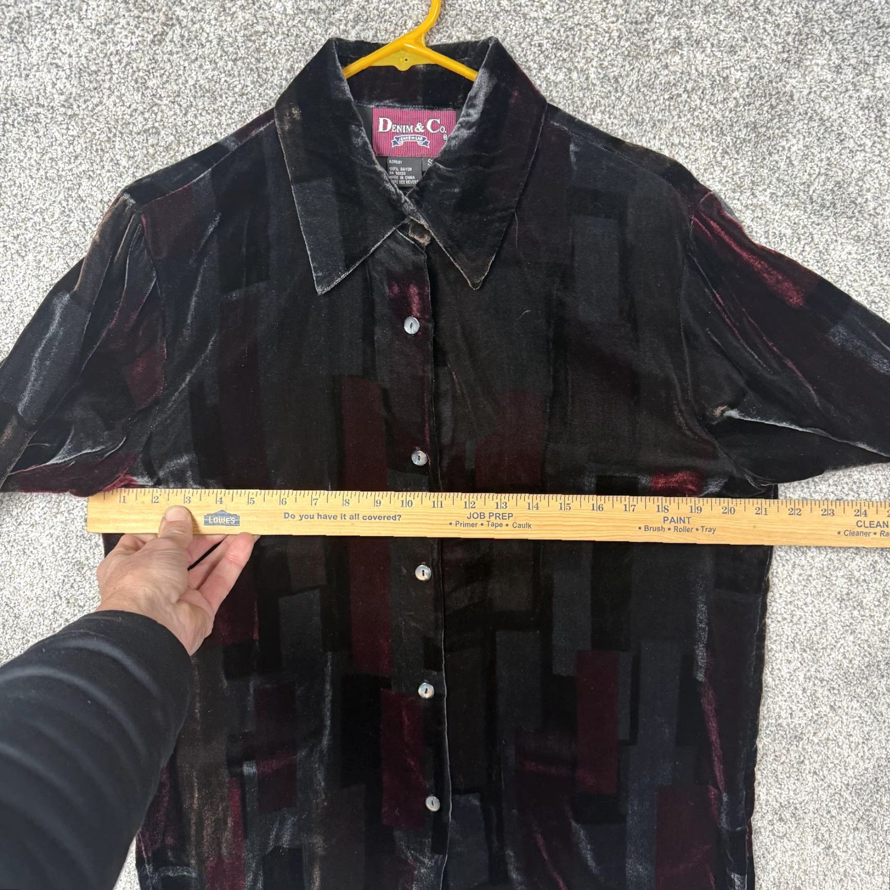 Denim & Co. VINTAGE Denim & Co. Shirt S Women's Black Velvet Geometric Button-Up Tunic with Long Sleeve, Collared, Office/Casual, 90s-Whimsigoth Grunge Style Size S / US 4 / IT 40 - 4 Thumbnail