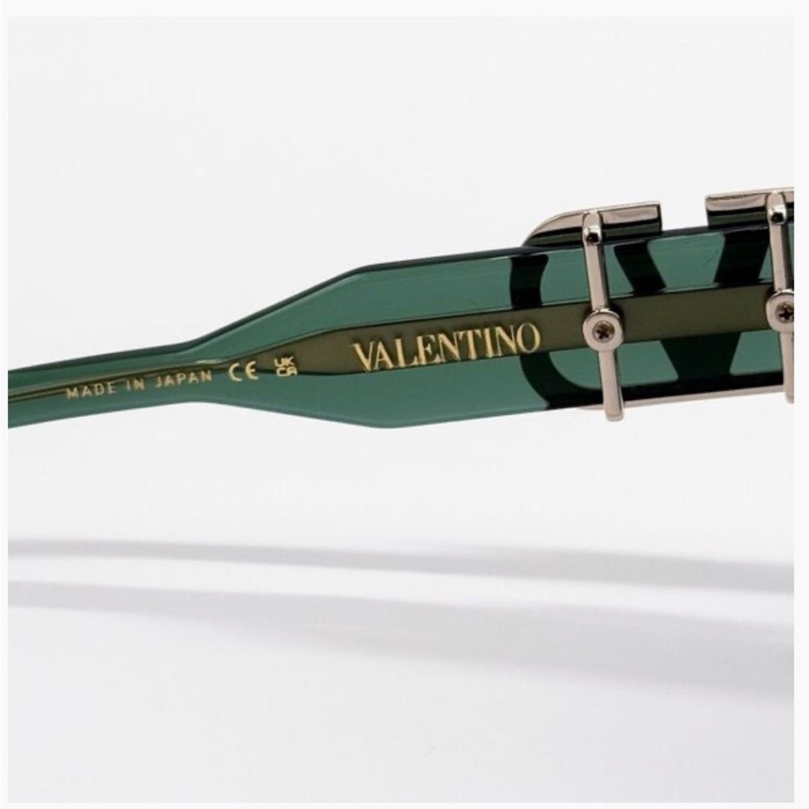 Valentino New! Valentino V SETTE-VLS-166D, Stylish Green Sunglasses Size ONE SIZE - 10 Thumbnail