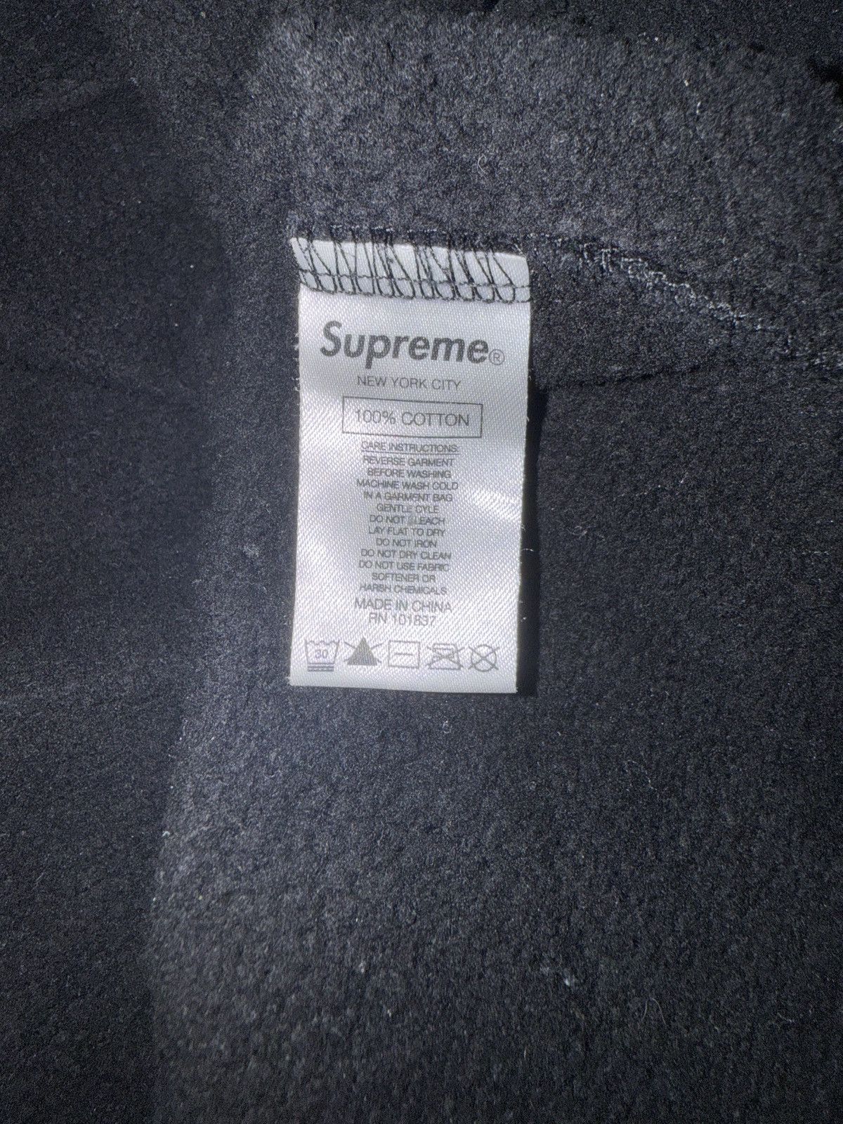 Supreme Supreme FW19 Rhinestone Script Hoodie Size US XL / EU 56 / 4 - 6 Thumbnail