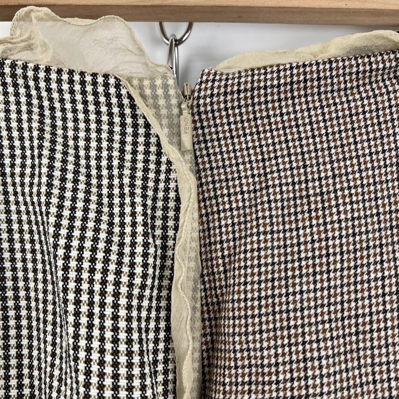 Fendi Fendi Three-Dimensional Lace Trim Plaid Skirt K12 Size 26" / US 2 / IT 38 - 4 Thumbnail