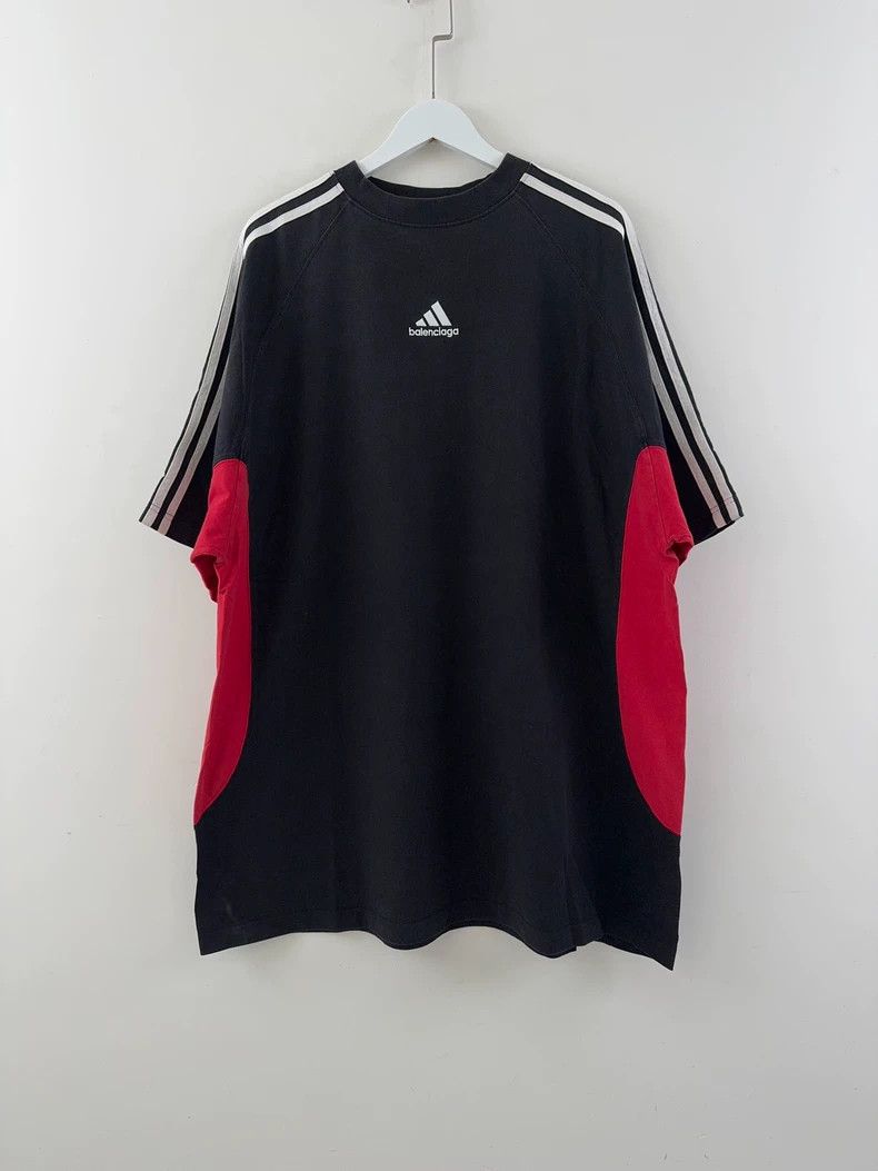 Balenciaga Balenciaga Black and red splicing short sleeves 2504-Nextar Size US L / EU 52-54 / 3 - 1 Thumbnail