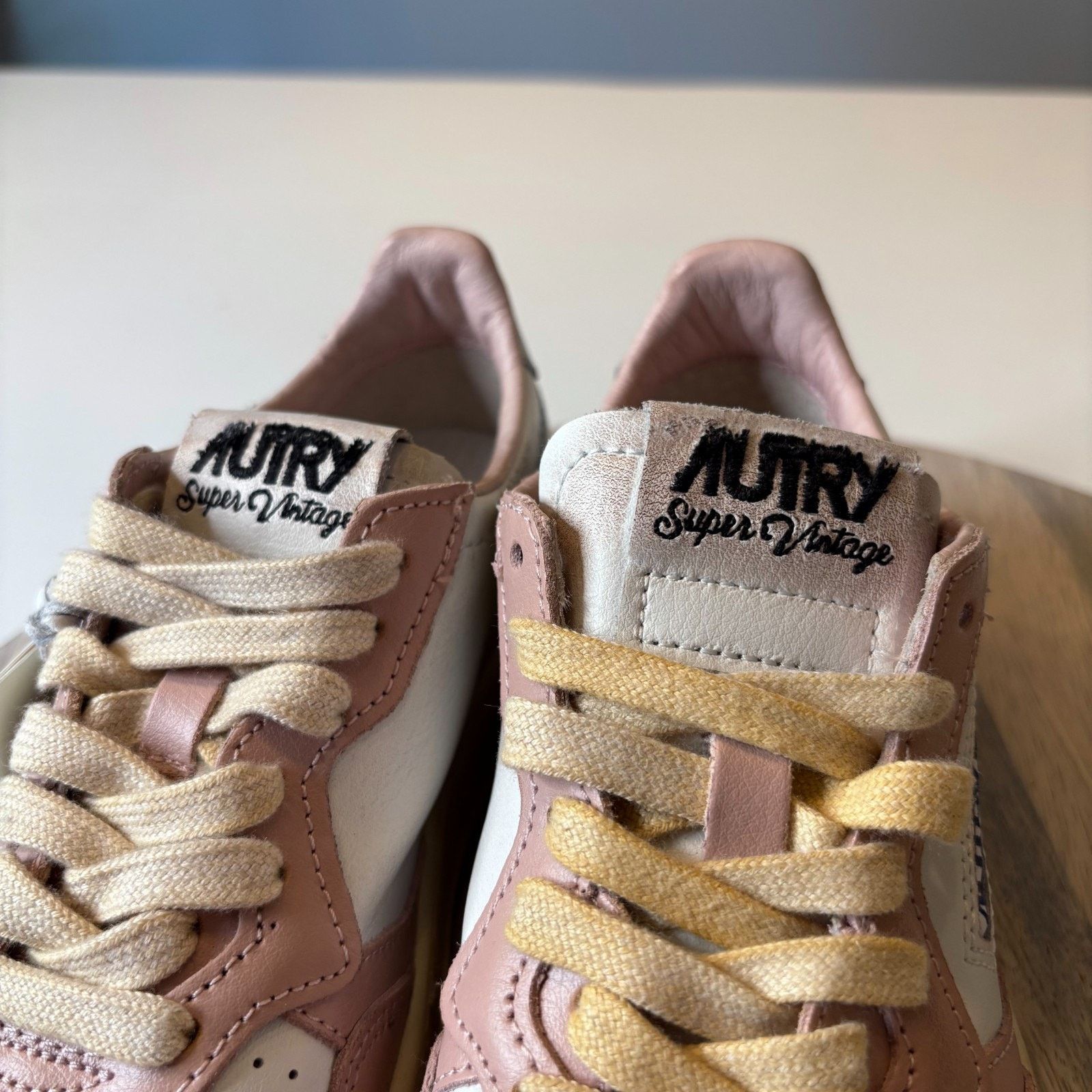 AUTRY Autry Super Vintage Pink White Beige Sneakers Women’s Sz 36 Size US 6 / IT 36 - 9 Thumbnail
