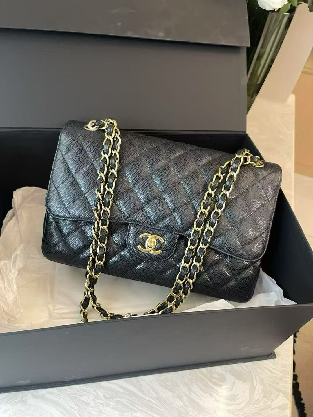 Chanel Pre-loved Bag Very good condition Size ONE SIZE - 1 Thumbnail