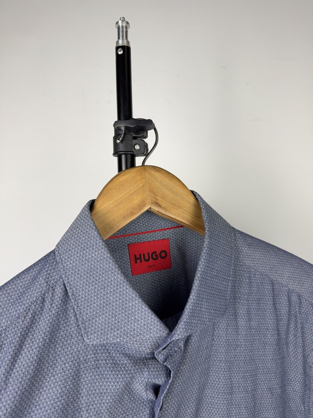 Hugo Boss Luxury 00s Hugo Boss Red Tag Slim Fit Blue Dress Shirt Size US L / EU 52-54 / 3 - 3 Thumbnail