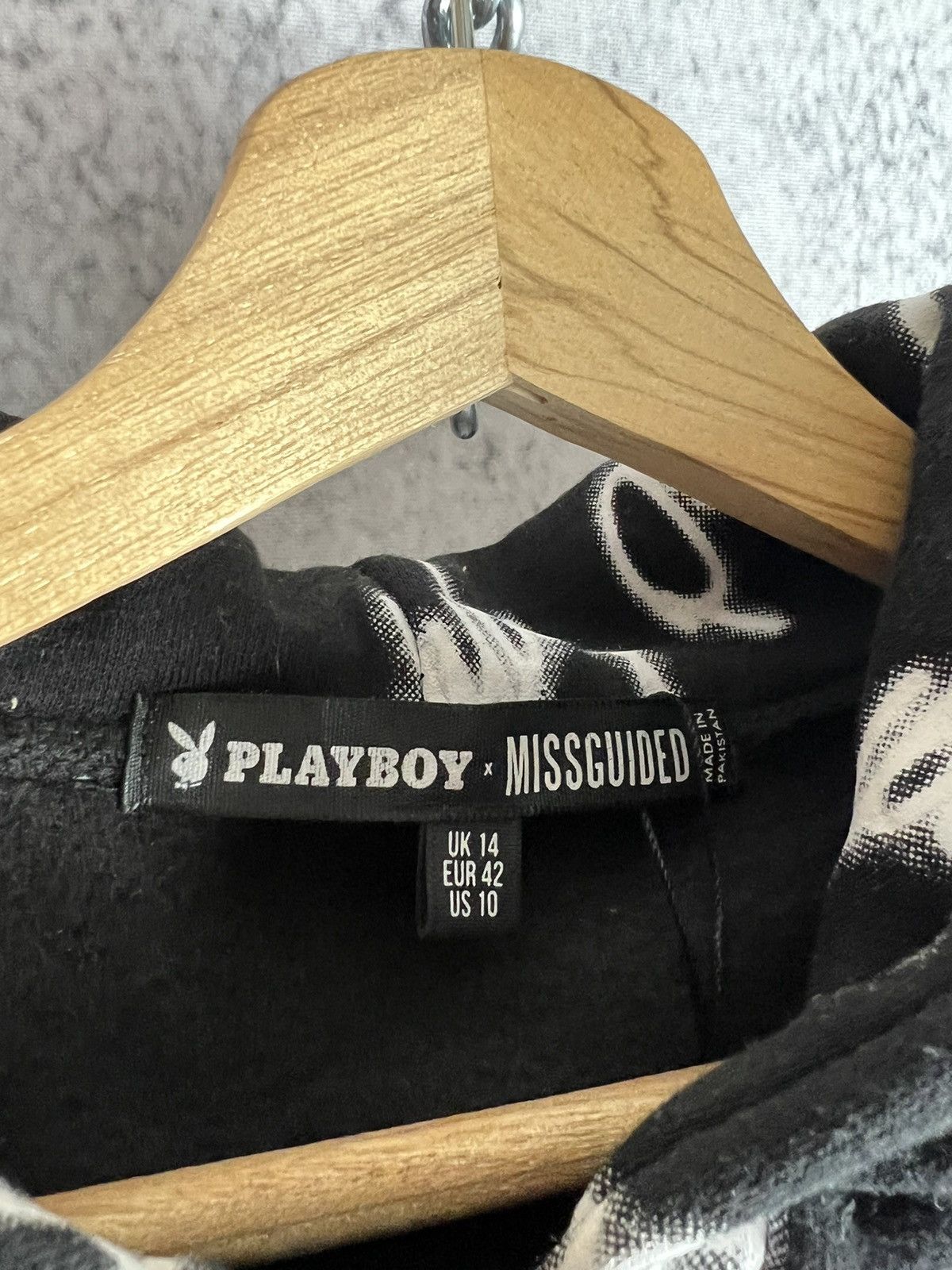 Playboy Playboy short top Sweatshirt Cropped Hoodie Long Sleeve Size L / US 10 / IT 46 - 3 Thumbnail