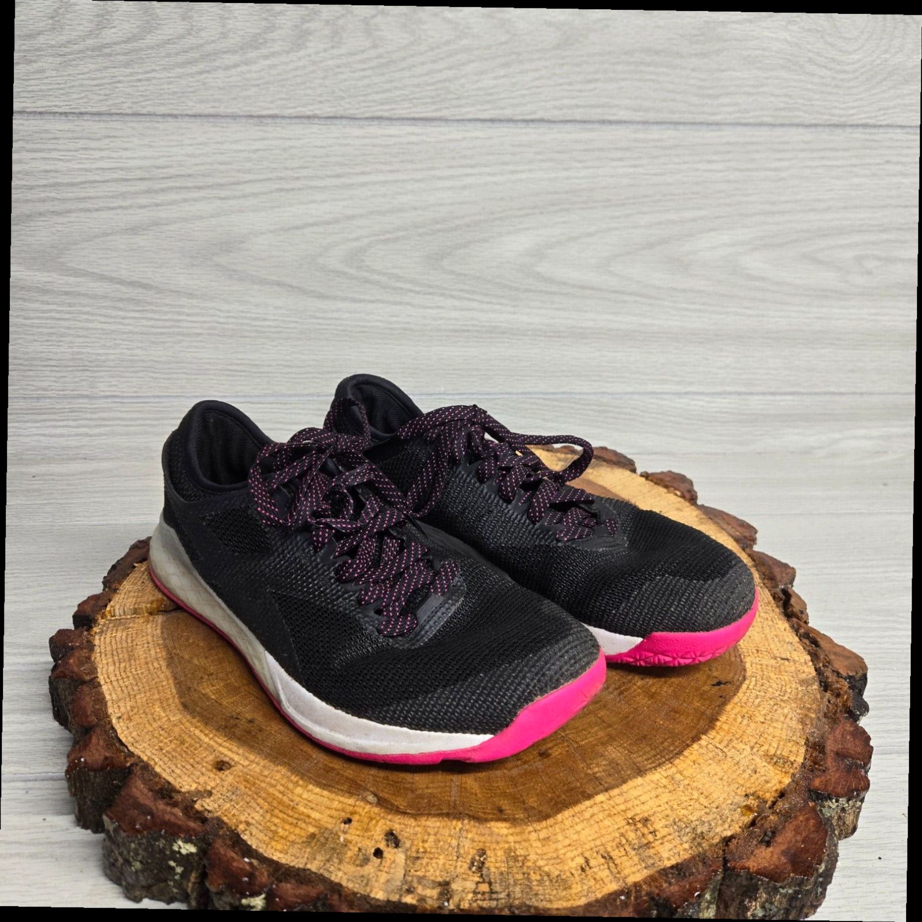 Reebok Reebok Navy Pink Microweb Flexibility Focused Training Sneakers Designed for Women in Size 7.5 1Y3501 Grailed