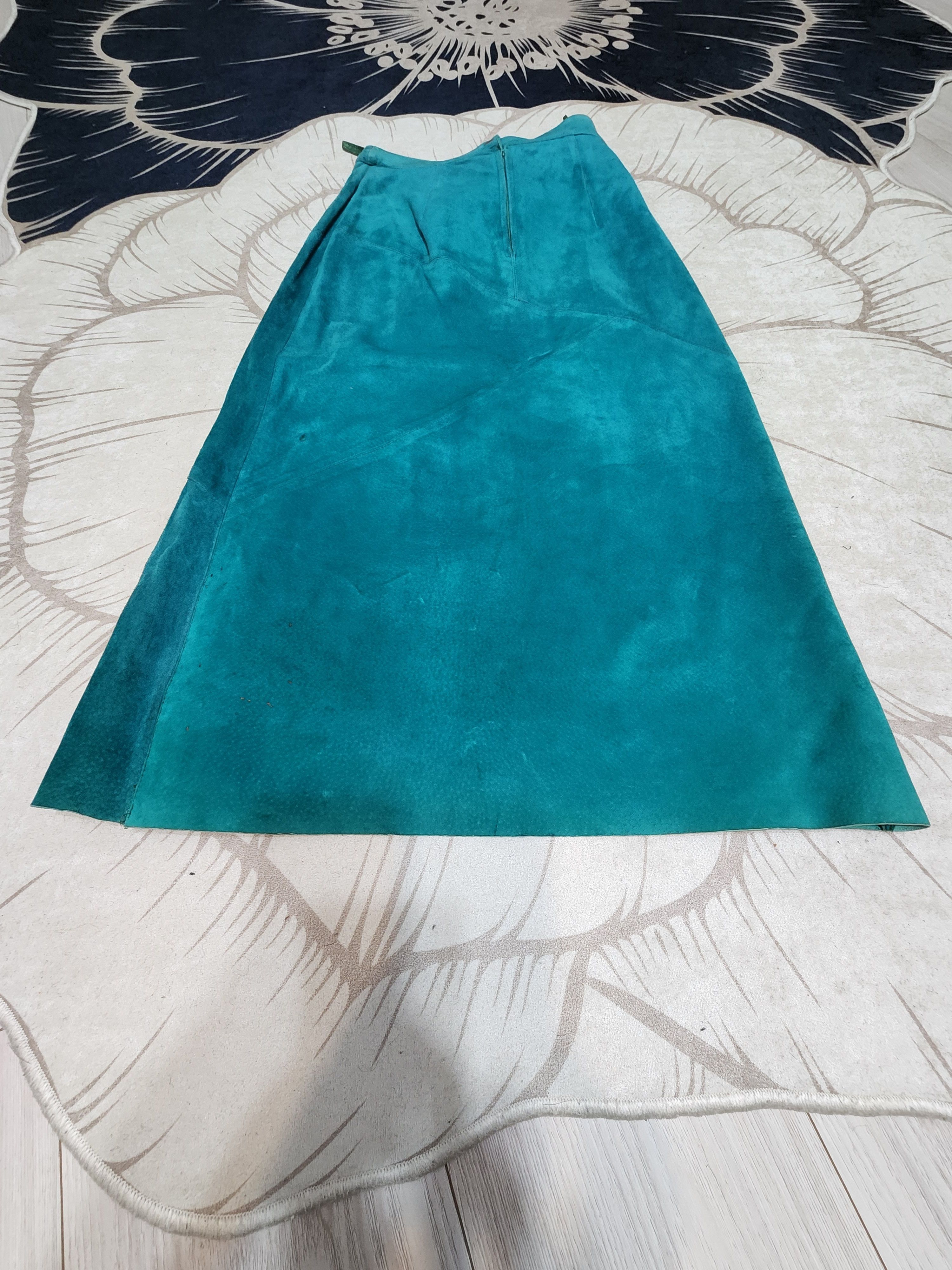 Genuine Leather Green Suede Leather Skirt: 1970s A-Line Size 28" / US 6 / IT 42 - 7 Thumbnail