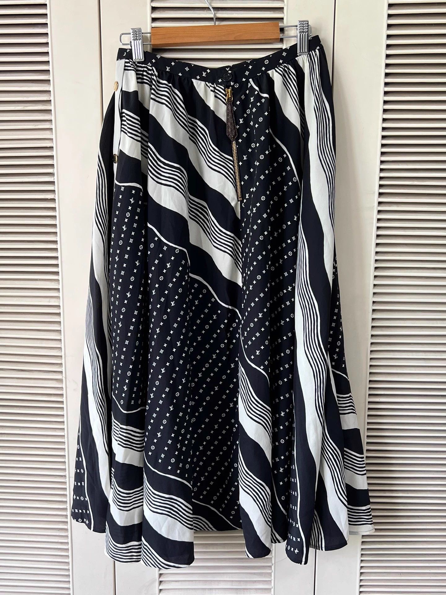Louis Vuitton LV Nautical Silk Skirt Black White Logo Stripe 36 Near Mint Size 26" / US 2 / IT 38 - 2 Thumbnail