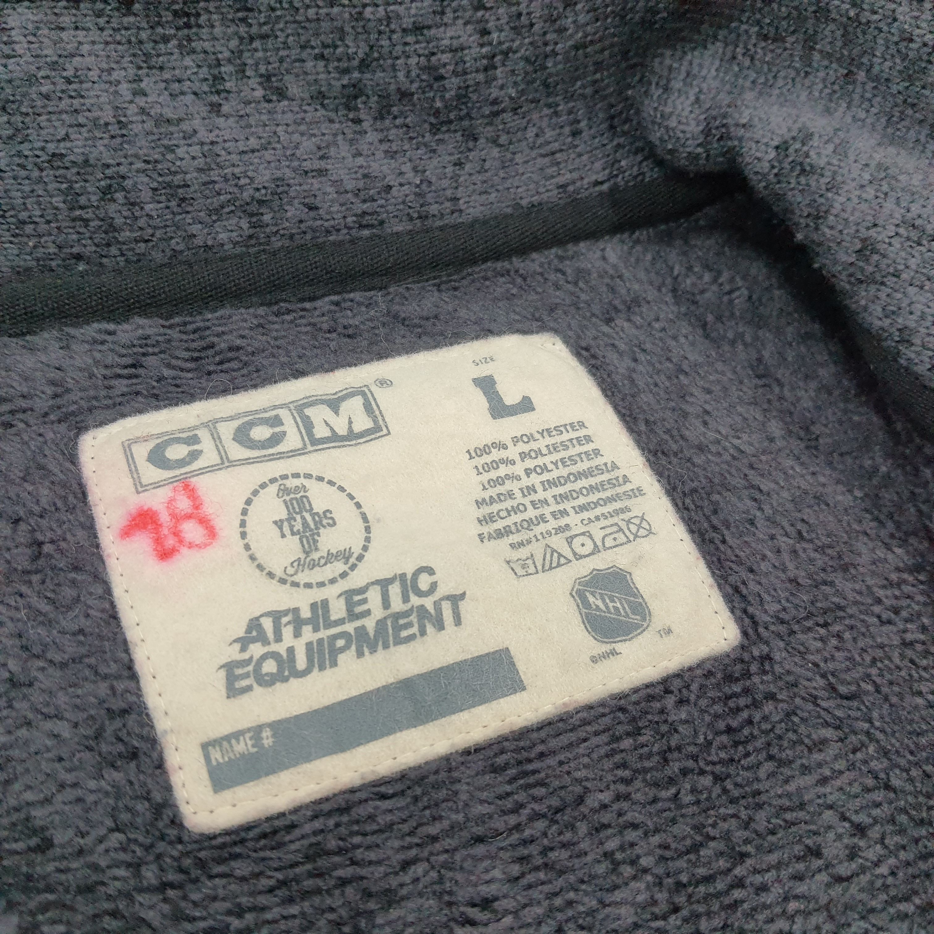 NHL Vintage CCM NHL Detroit Red Wings Zipper Sweater C273N12 Size US L / EU 52-54 / 3 - 5 Thumbnail