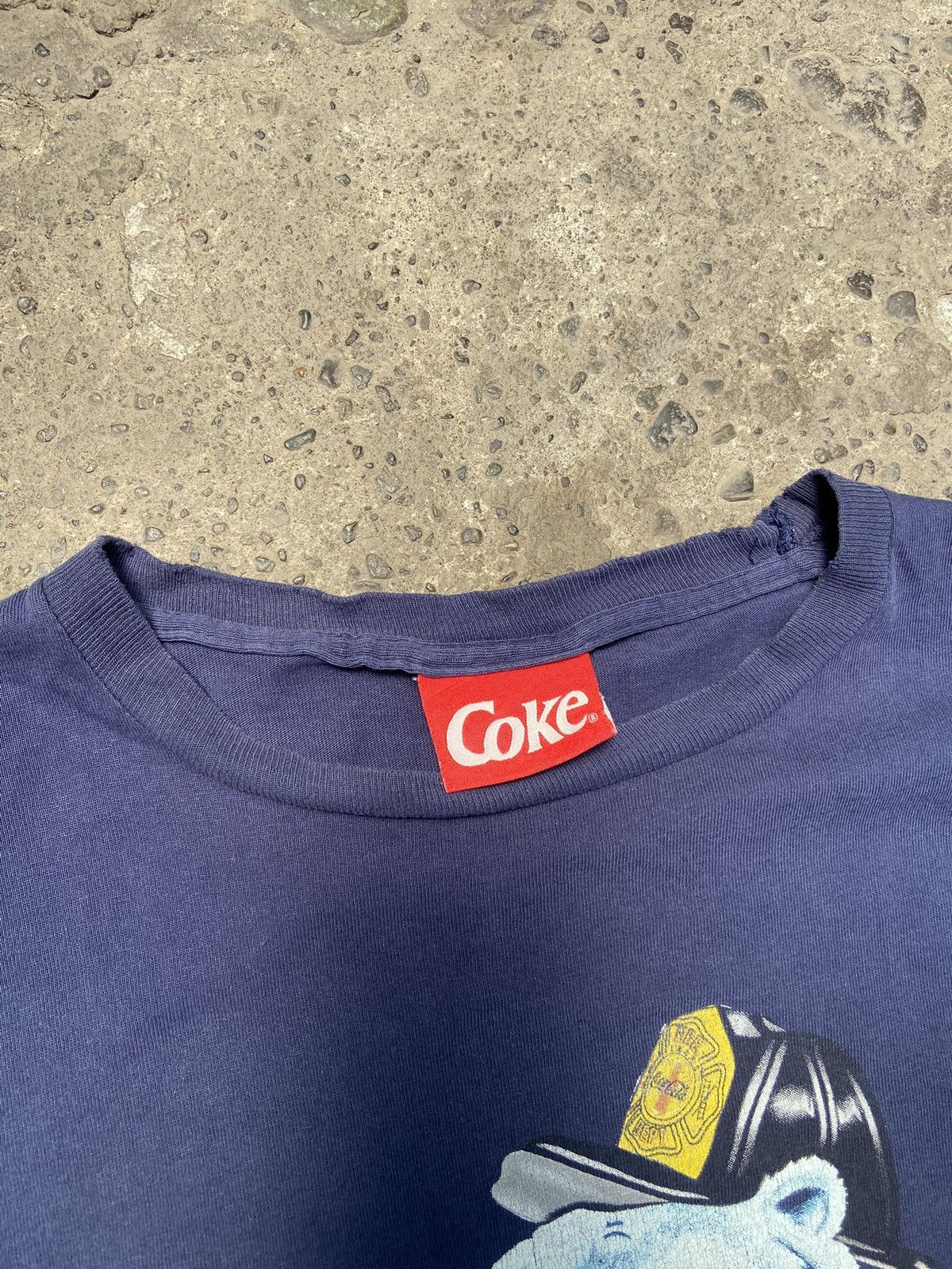 Vintage Vintage coke fireman bear t shirt Size US XL / EU 56 / 4 - 6 Thumbnail