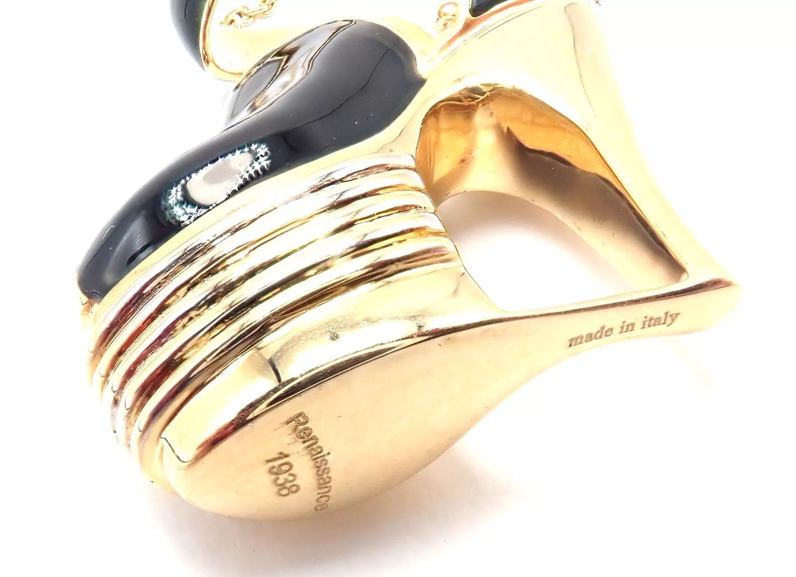 Salvatore Ferragamo 18K Yellow Gold Enamel Shoe Pendant Necklace Size ONE SIZE - 3 Thumbnail
