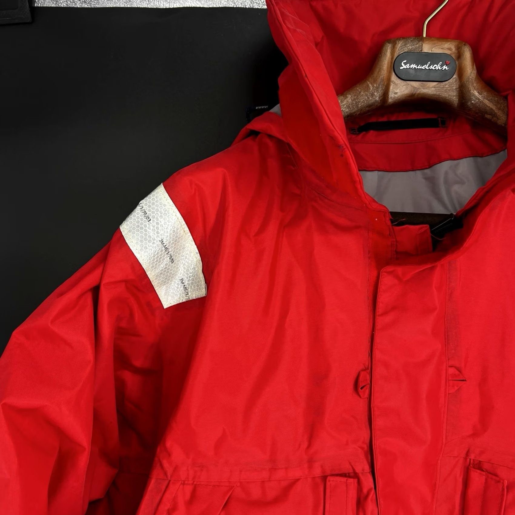 Henri Lloyd VINTAGE Henri Lloyd Sailing Nautical Jacket Full Zip 2XL Red Hooded Buckle Logo Zipper Waterproof Reflective Pockets Men Jacket Size US XXL / EU 58 / 5 - 4 Thumbnail