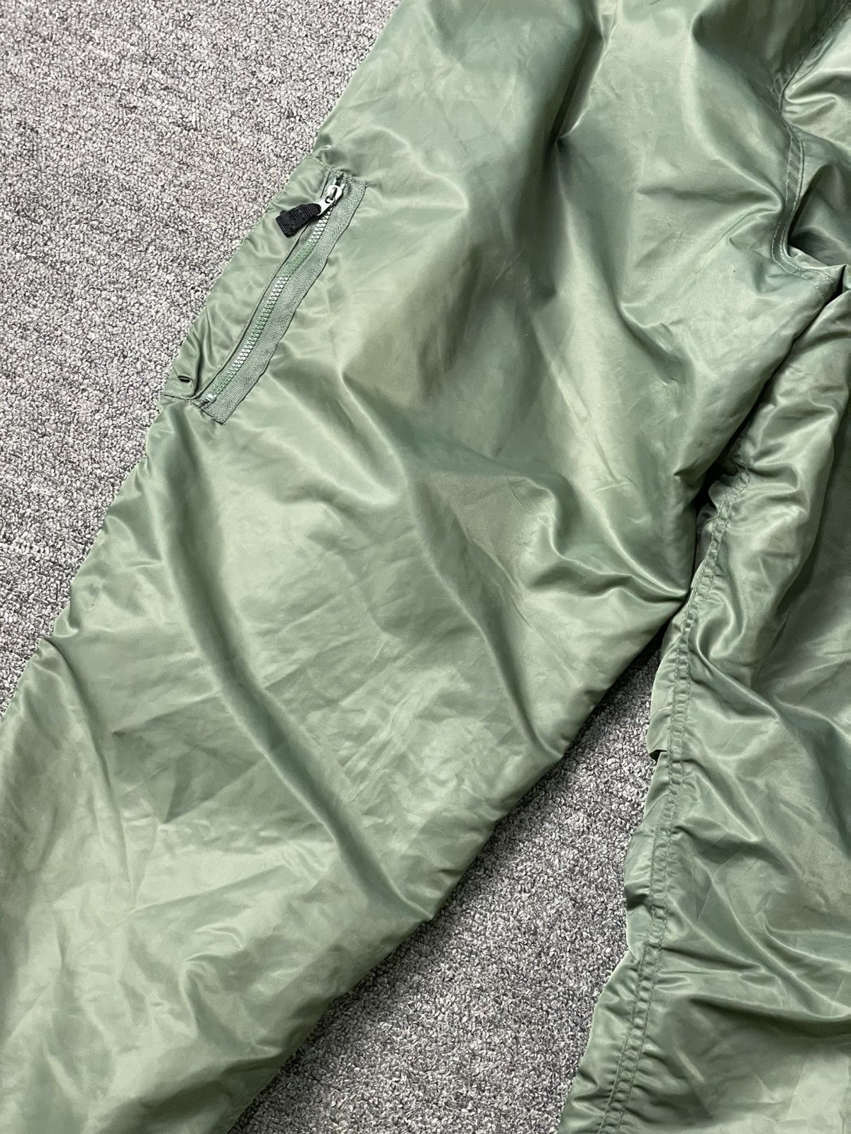 Japanese Brand × Vintage Japanese Brand Quilted Nylon Pants (109) Size US 26 / EU 42 - 8 Thumbnail