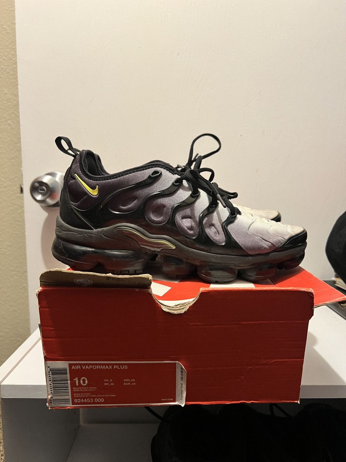 Nike Nike Vapormax 95 Neon Size US 10 / EU 43 - 1 Thumbnail