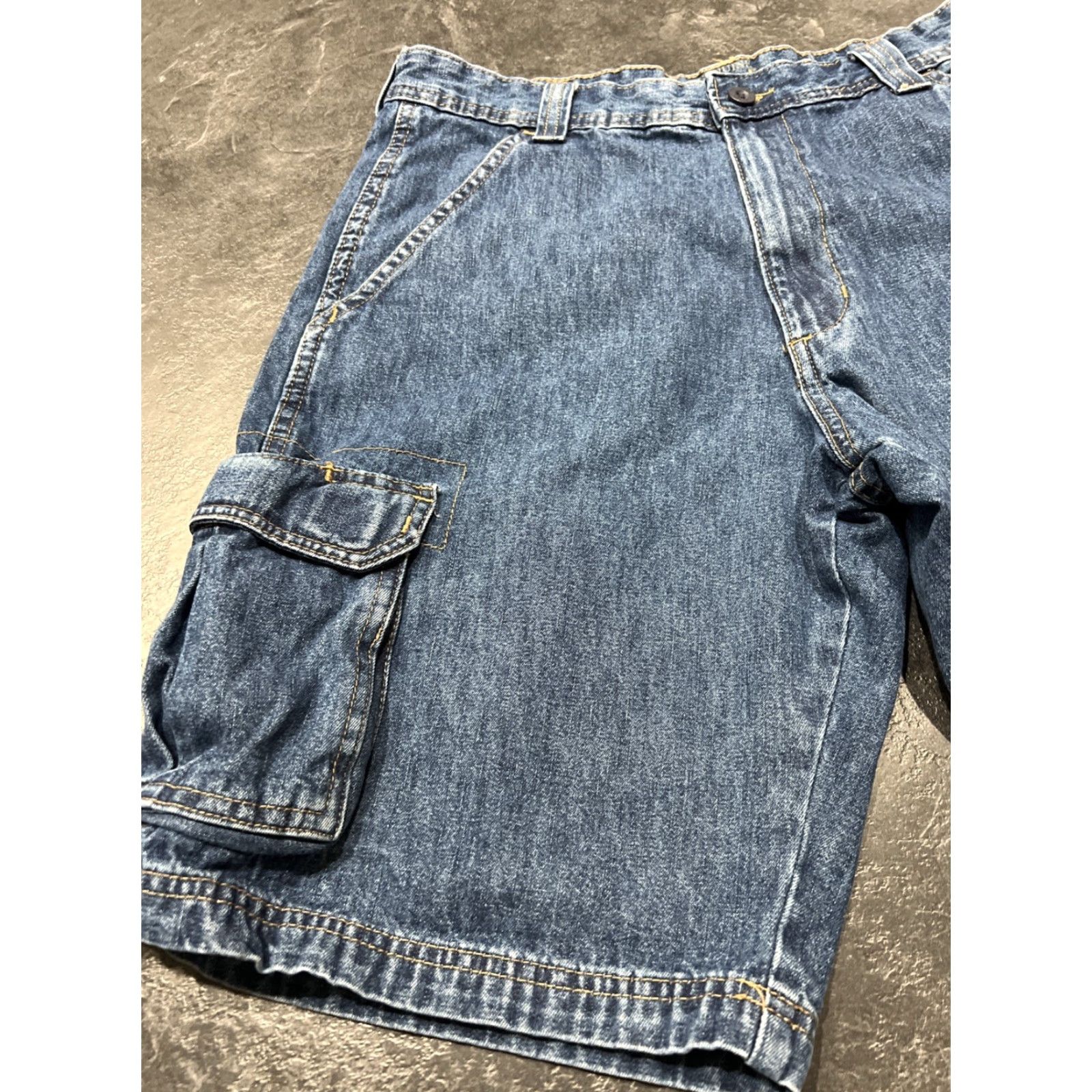 Wrangler Wrangler Cargo Shorts Denim Blue 32 Men Medium Rise Pockets Classic 9.5 Inseam Regular Size US 32 / EU 48 - 3 Thumbnail