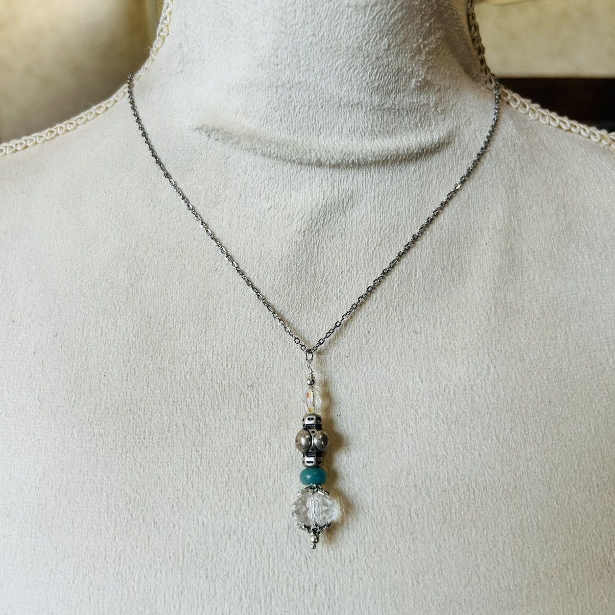 Handmade Handcrafted faceted crystal vintage lucite pendant necklace Size ONE SIZE - 3 Thumbnail