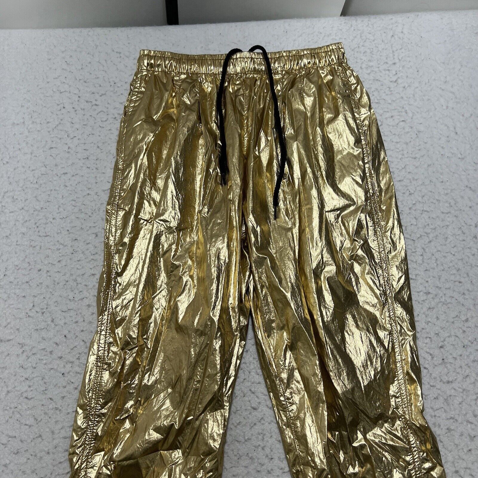Urban Outfitters Urban Outfitters XS X-Small Gold Shiny Metallic Jogger Pants Size 26" / US 2 / IT 38 - 2 Thumbnail