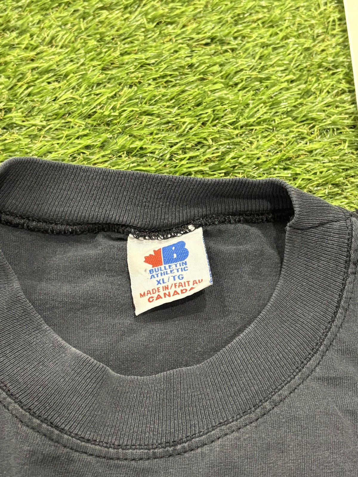 NBA VINTAGE SUPER RARE TORONTO RAPTORS OPENING NIGHT TEE Size US XL / EU 56 / 4 - 2 Thumbnail