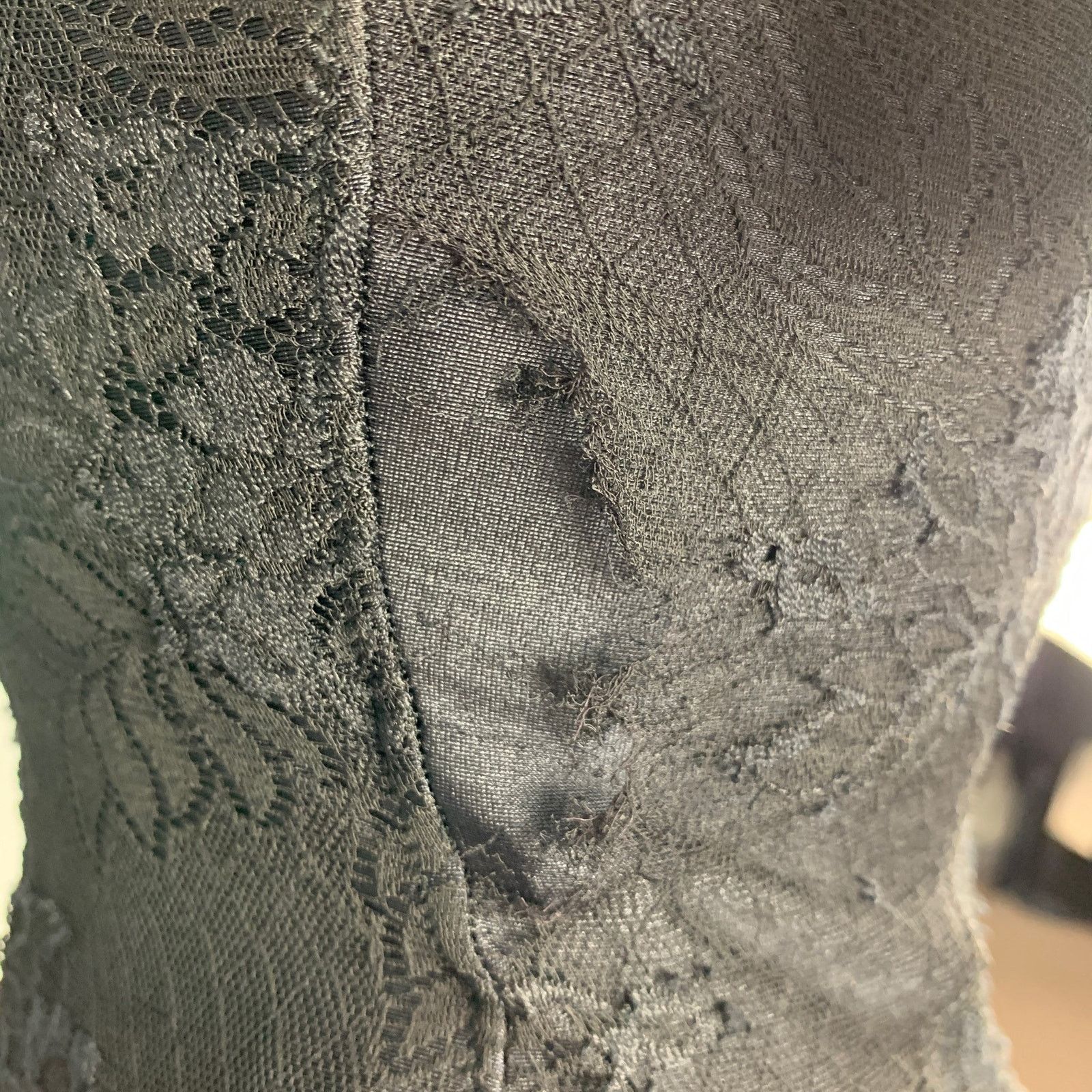 Balenciaga BALENCIAGA Size 4 Black Lace Fitted Mini Cocktail Dress Size S / US 4 / IT 40 - 5 Thumbnail