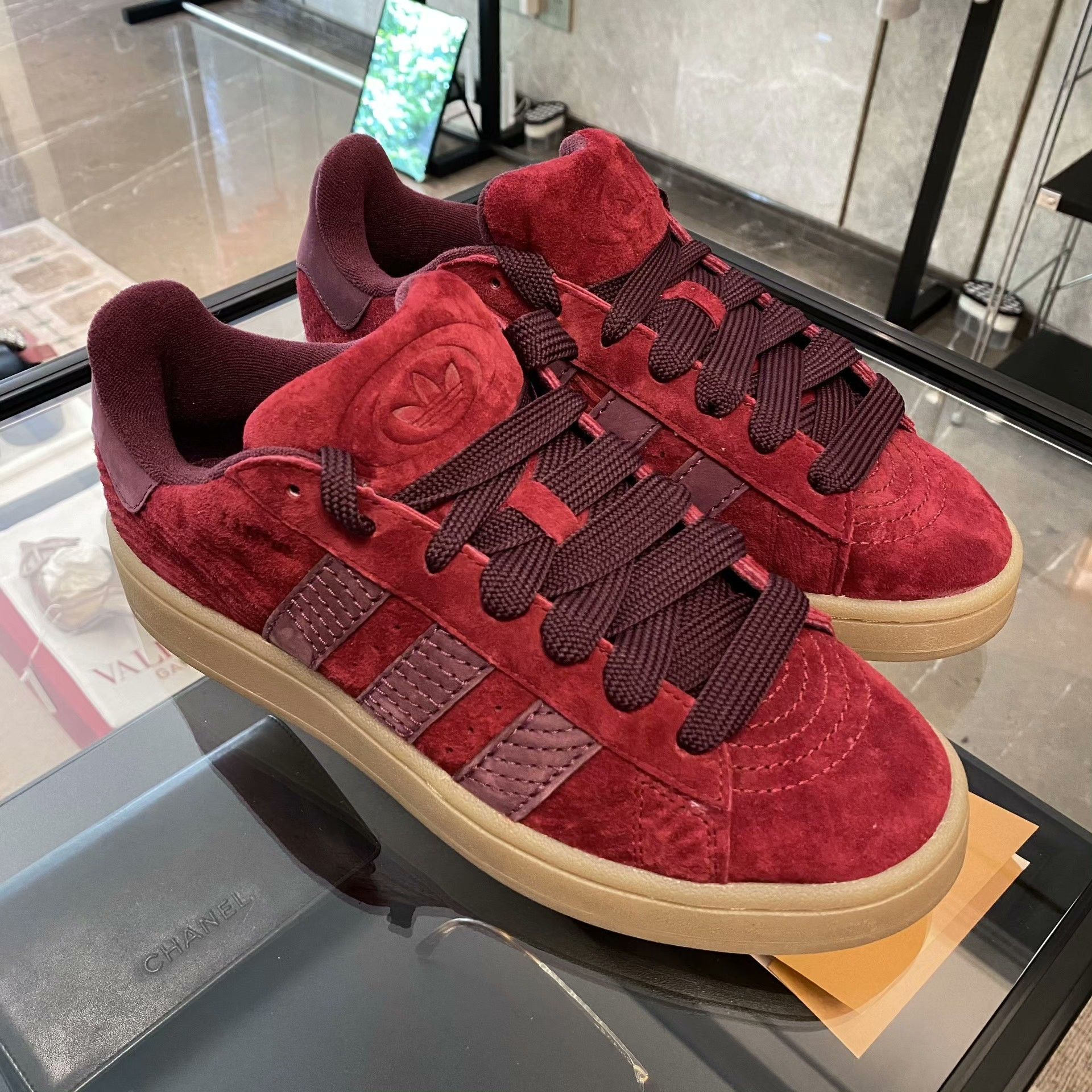 Adidas Adidas Red Lowtop Sneakers 9 Men Size US 9 / EU 42 - 1 Thumbnail