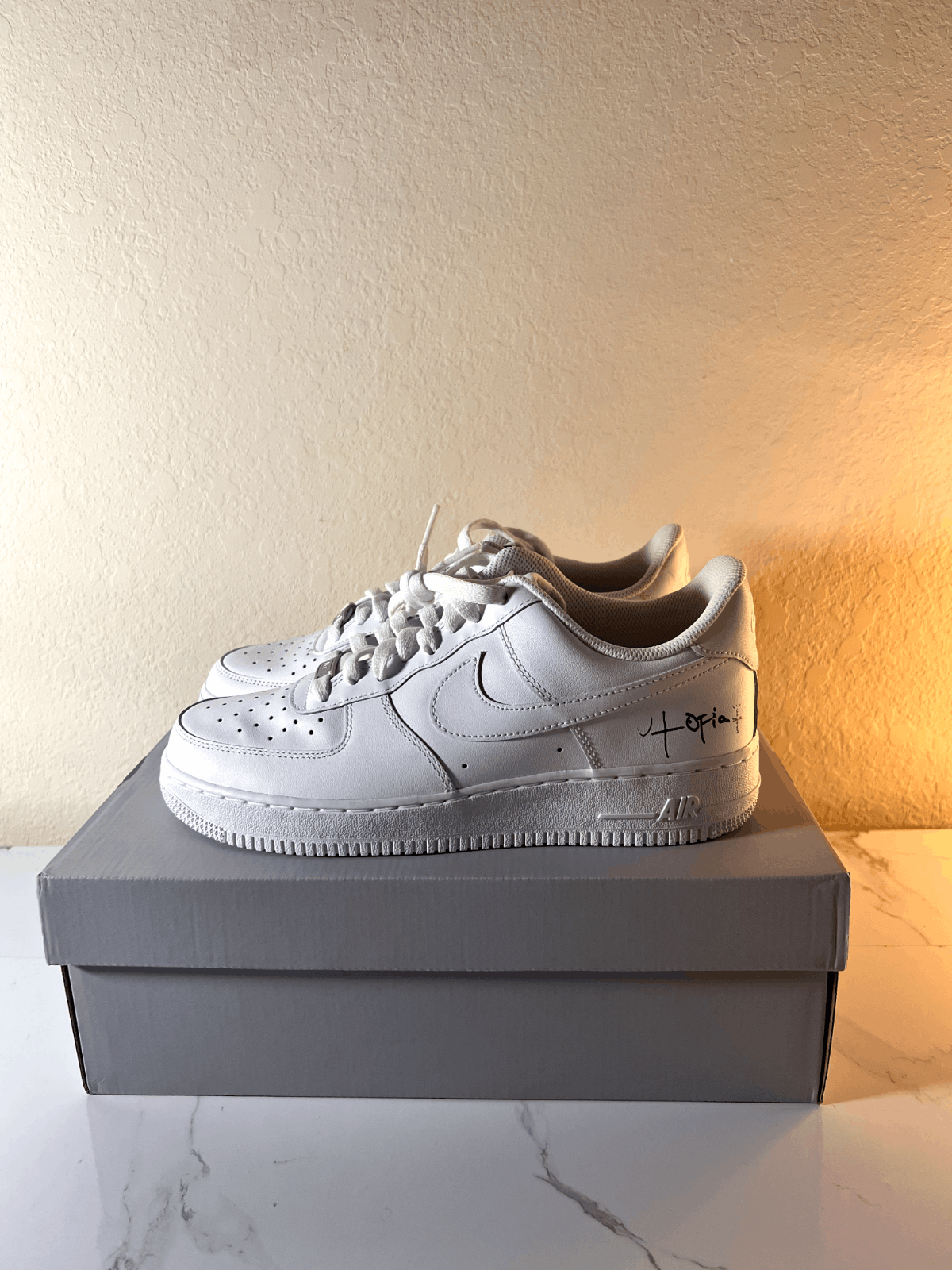 Size 10 - Nike Air Force 1 Low White 2018 DD8959-100 W, image size:1200x1600