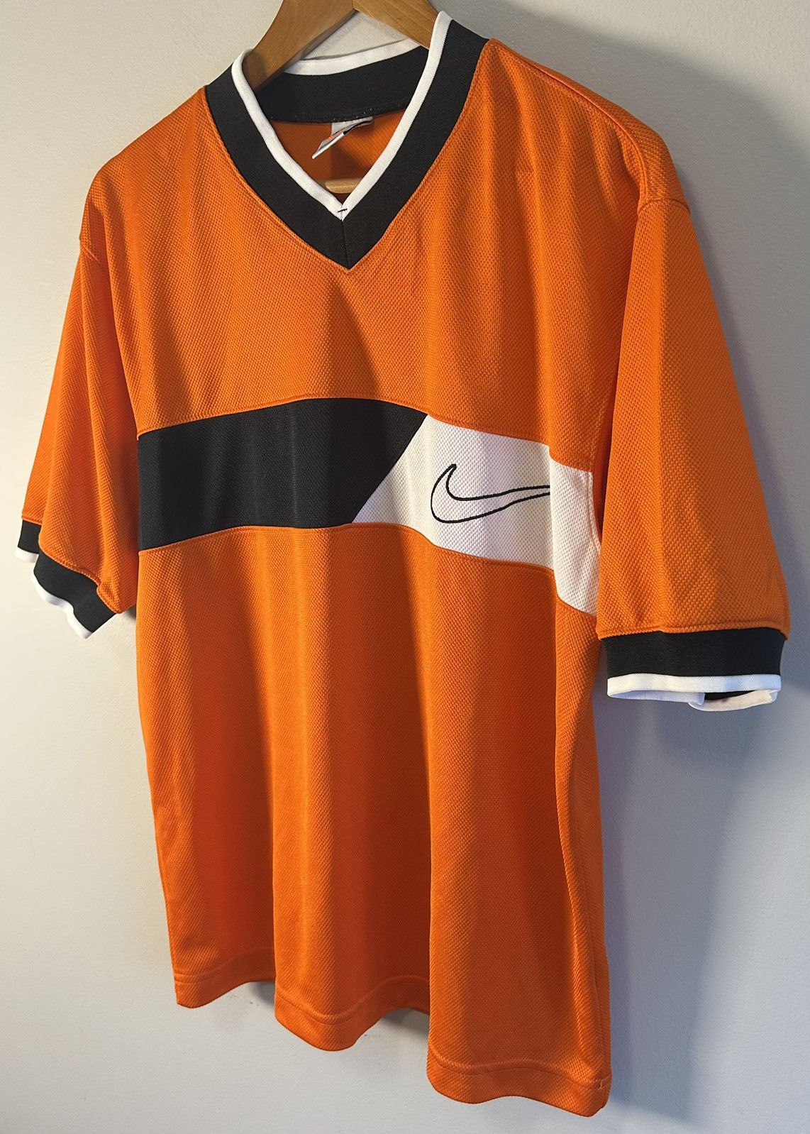 Nike Vintage Nike Shirt Orange Black Swoosh Athletic USA 90s Size US M / EU 48-50 / 2 - 2 Thumbnail