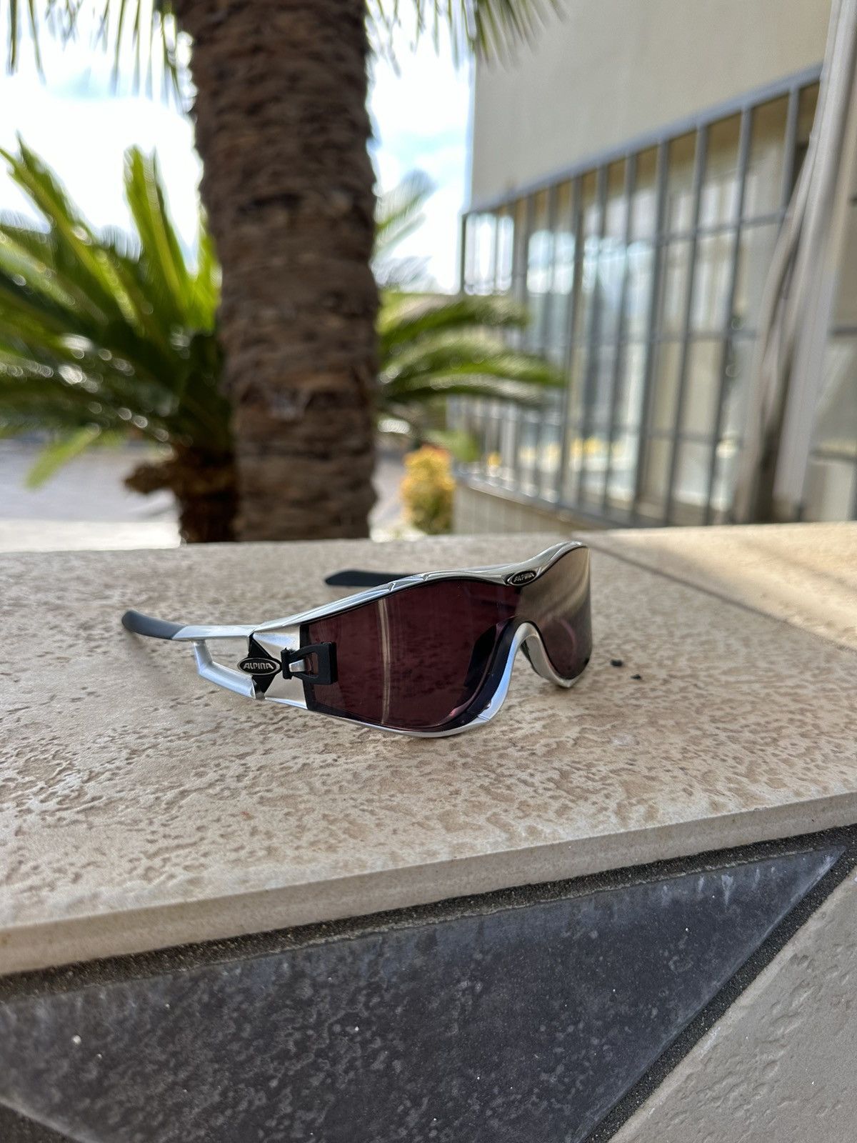 Oakley Alpina Sunglasses Vintage Silver A 7533 Size ONE SIZE - 1 Thumbnail