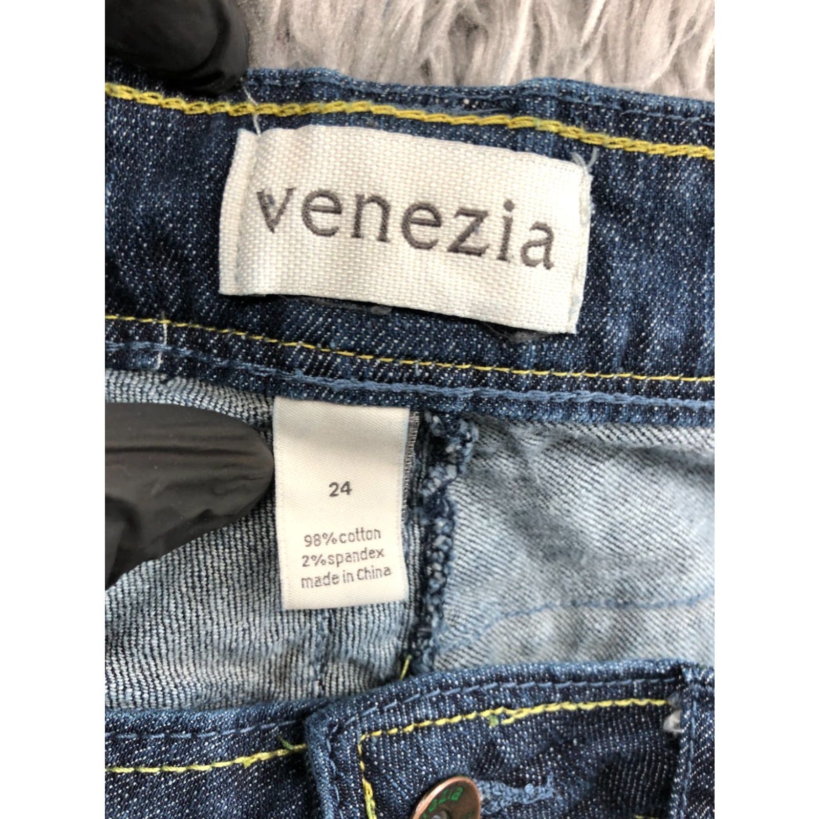 Vintage Venezia Bermuda Shorts Womens Plus Size 24 Mid Rise Dark Wash Blue Size 42" / US 20 - 8 Thumbnail