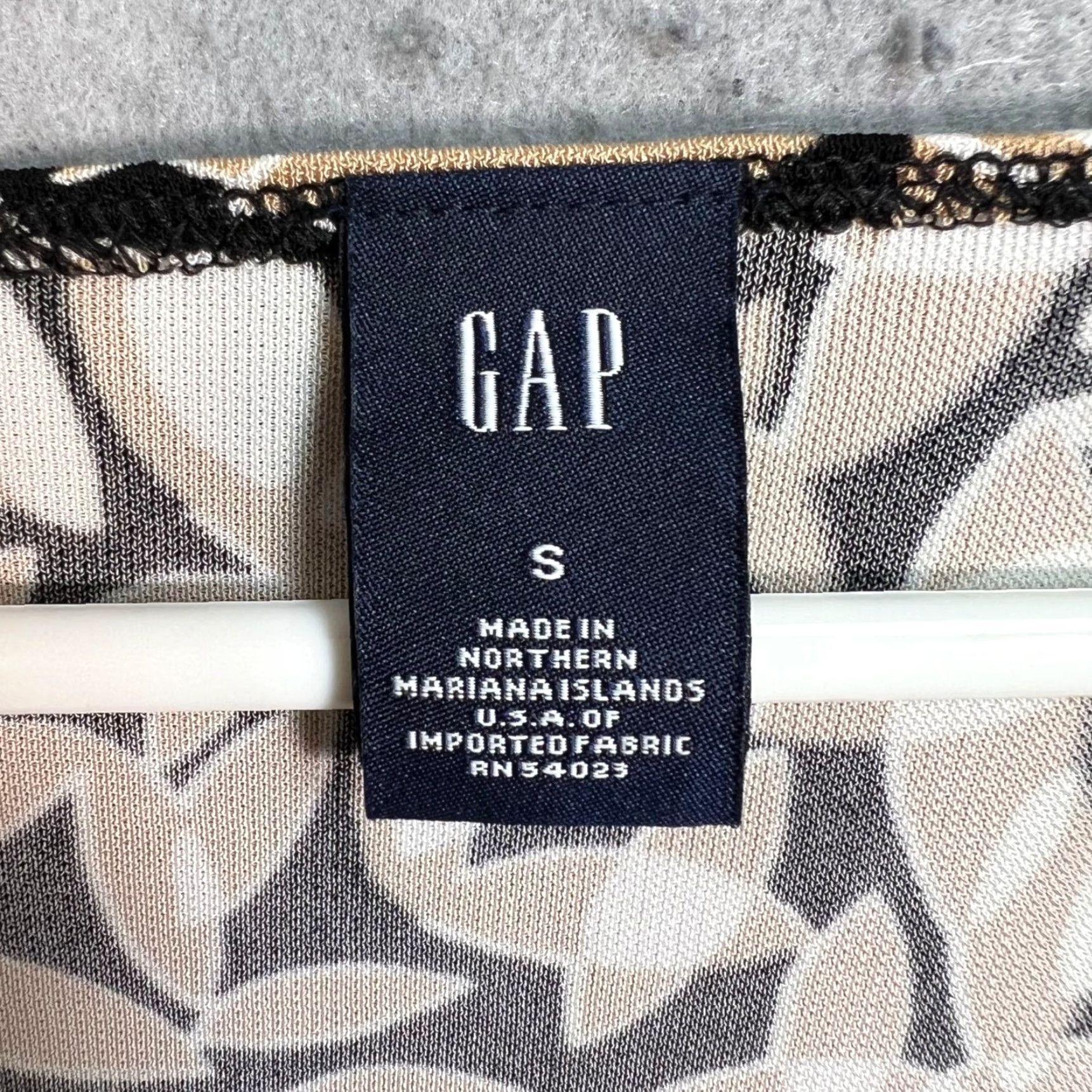Gap Gap Blouse Shirt Womens Small Black Beige Floral Drawstring Waist Top V-Neck Short Sleeve Casual Vintage No Size S / US 4 / IT 40 - 3 Thumbnail