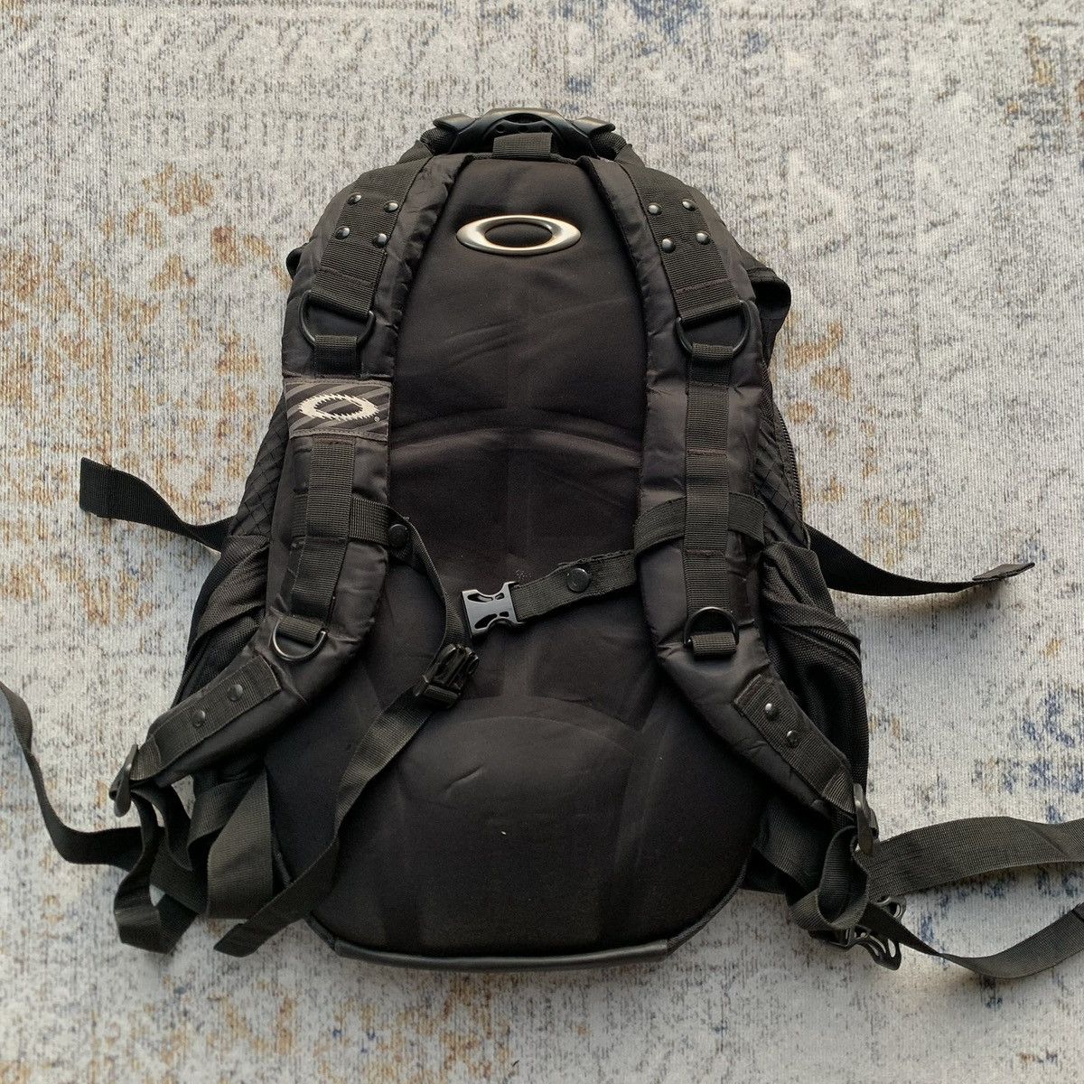 Oakley Vintage Rare Oakley Icon Backpack 2.0 Black - Y2K Bag Size ONE SIZE - 8 Thumbnail