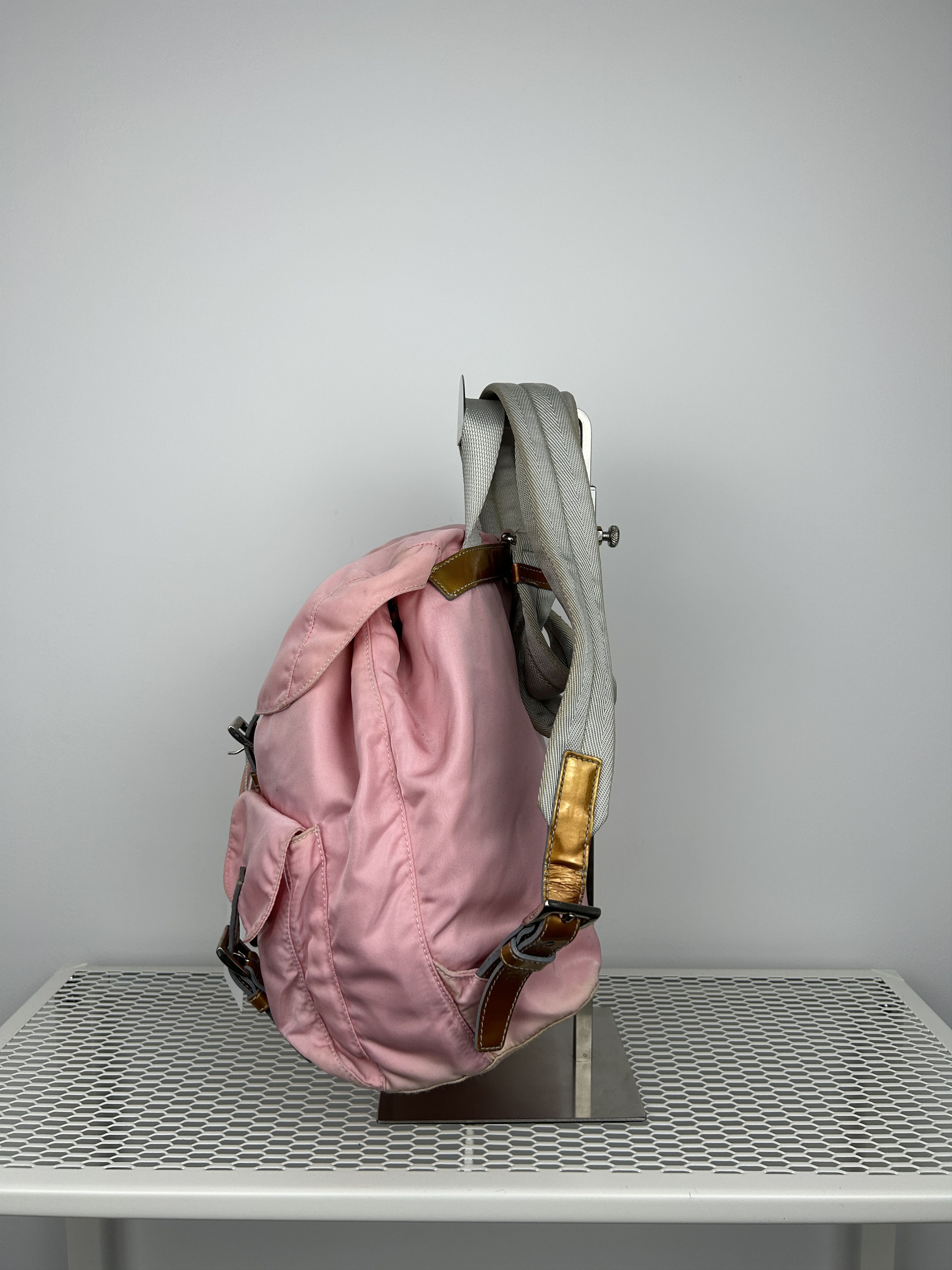 Prada Prada nylon triangle logo pink backpack Size ONE SIZE - 4 Thumbnail