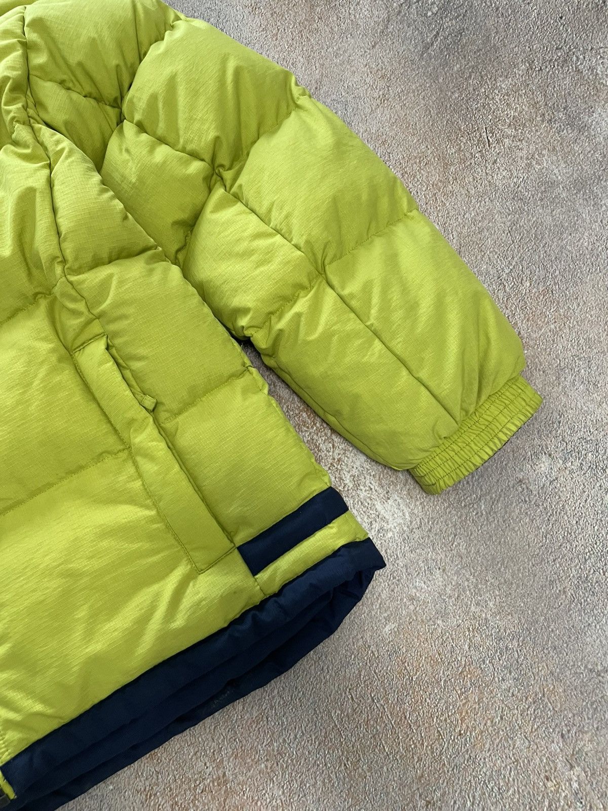 Nike Vintage Nike Big Logo Nylon Puffer Jacket Size US M / EU 48-50 / 2 - 8 Thumbnail
