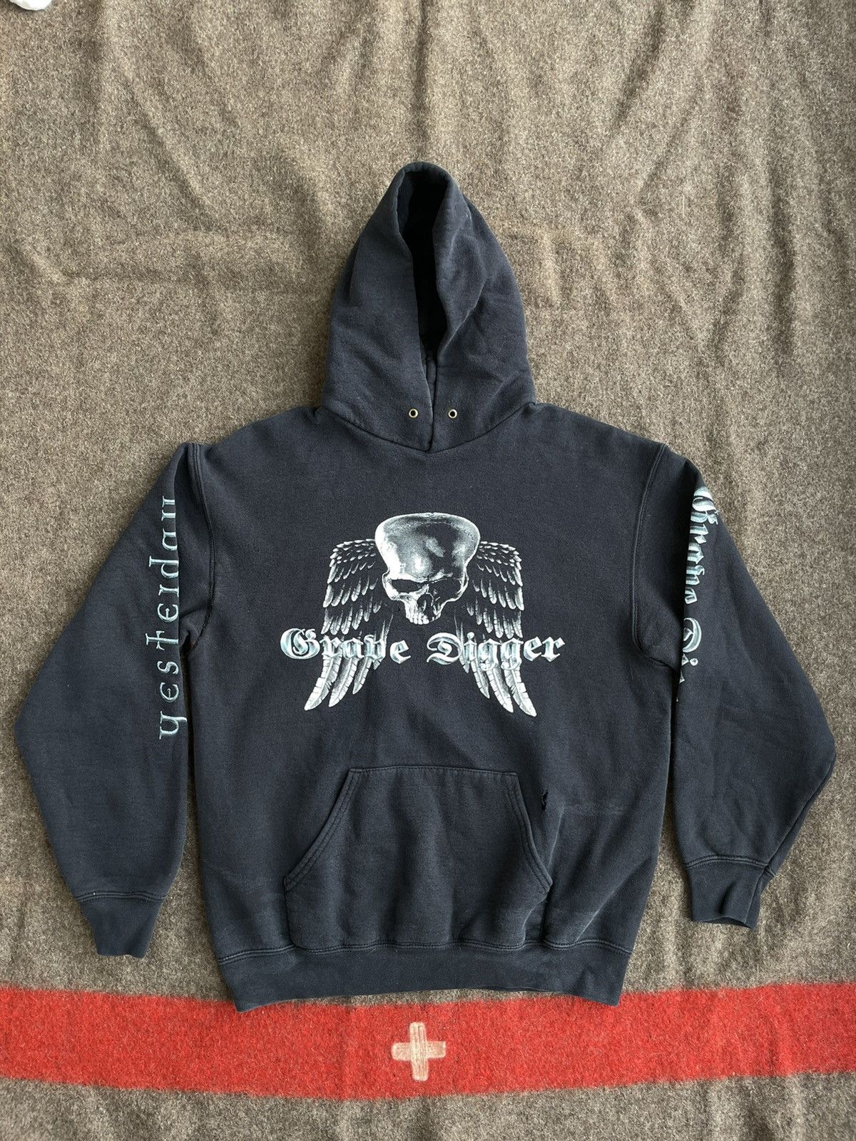 Band Tees × Fruit Of The Loom Grave Digger Yesterday Hoodie Size US L / EU 52-54 / 3 - 1 Thumbnail