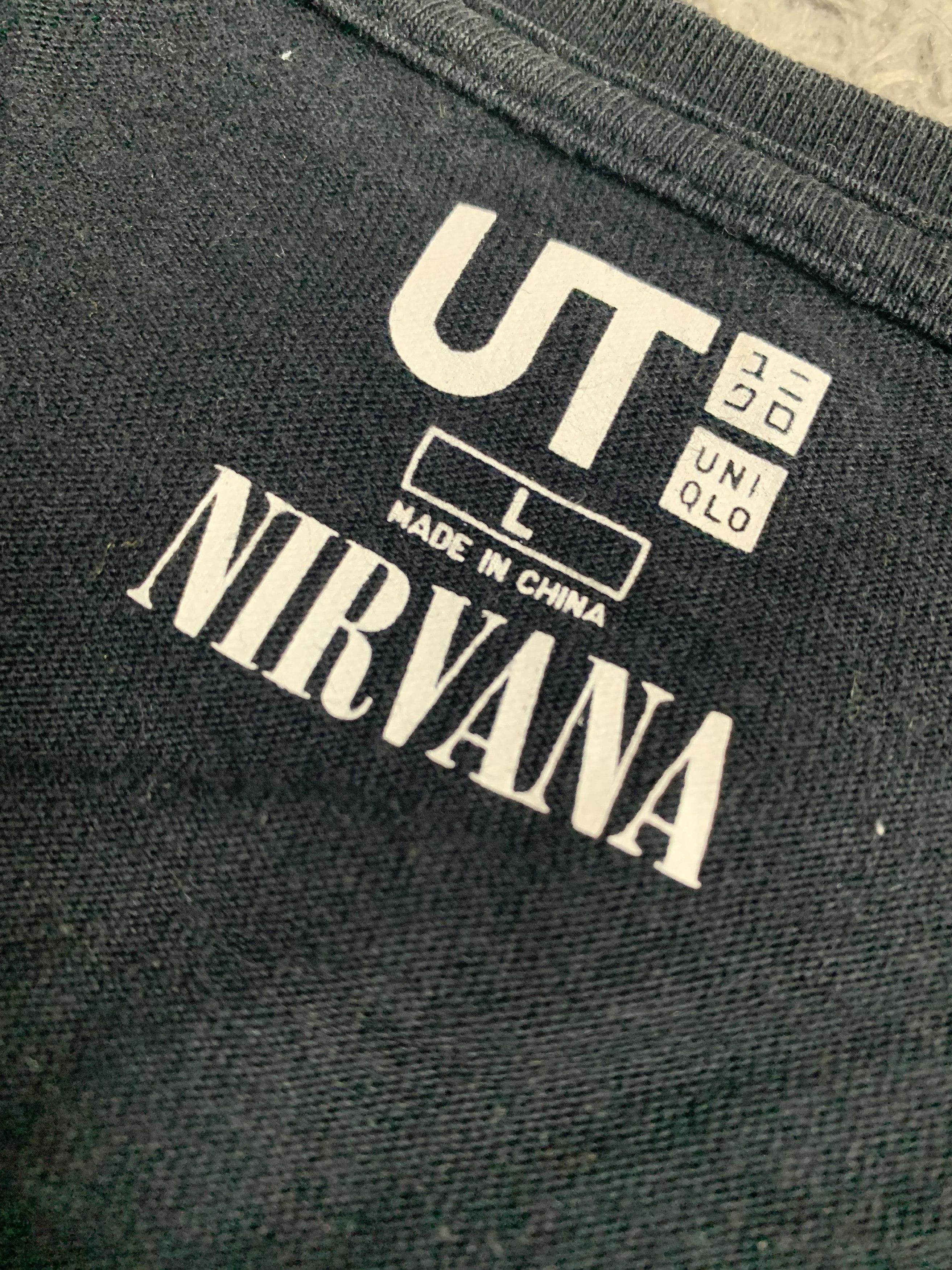 Vintage Nirvana Smiley Logo t-shirt Uniqlo Size US L / EU 52-54 / 3 - 4 Thumbnail