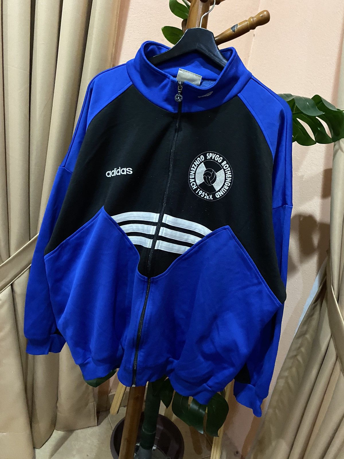 Adidas VINTAGE ADIDAS TRACKTOP Size US L / EU 52-54 / 3 - 4 Thumbnail