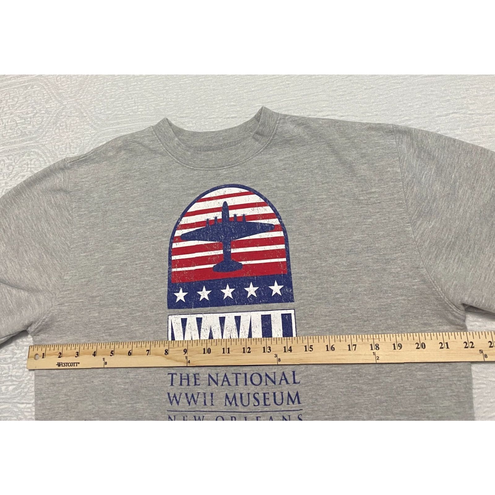 Vintage Pullover Unbranded Sweatshirt Shirt Gray Size M USA Graphic Print The National WWII Museum Pullover Gray M Unisex Adults Size US M / EU 48-50 / 2 - 4 Thumbnail