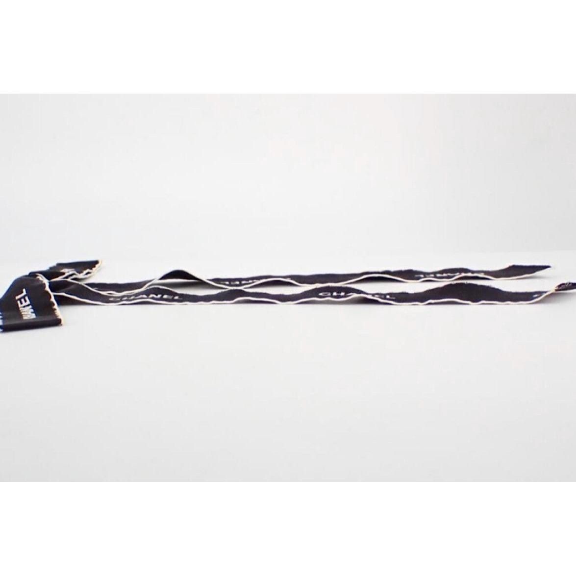Chanel Vintage CHANEL black and white bow brooch in satin ribbon Size ONE SIZE - 5 Thumbnail