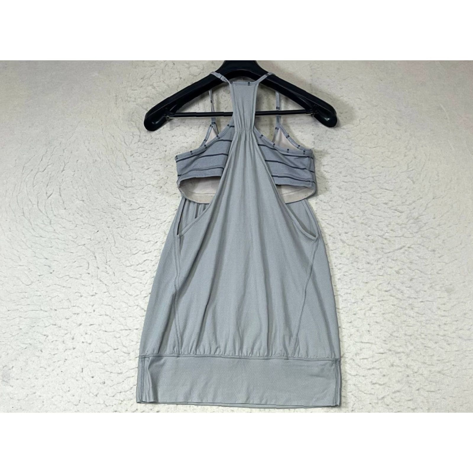 Lululemon Lululemon Built-In Bra Tank Top Women’s Gray Size 8 Activewear Shirt Sleeveless Yoga Size M / US 6-8 / IT 42-44 - 2 Thumbnail