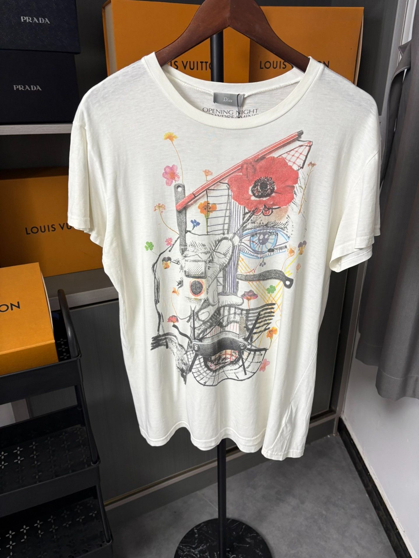 Dior Dior White T-Shirt L Men Size US L / EU 52-54 / 3 - 1 Thumbnail