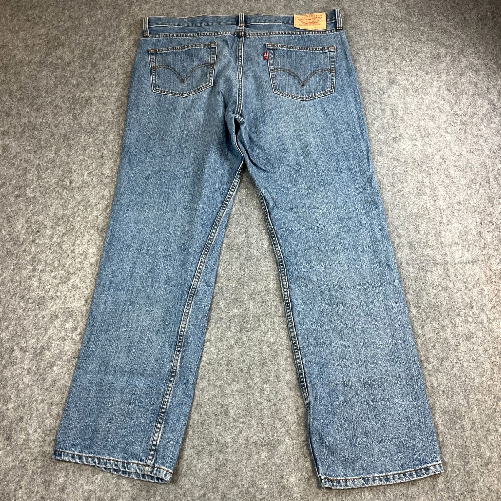 Levi's Levi's 751 Jeans Regular Straight 40 32 Mid Wash Blue 100% Cotton Zip Fly Mens Size US 40 / EU 56 - 2 Thumbnail