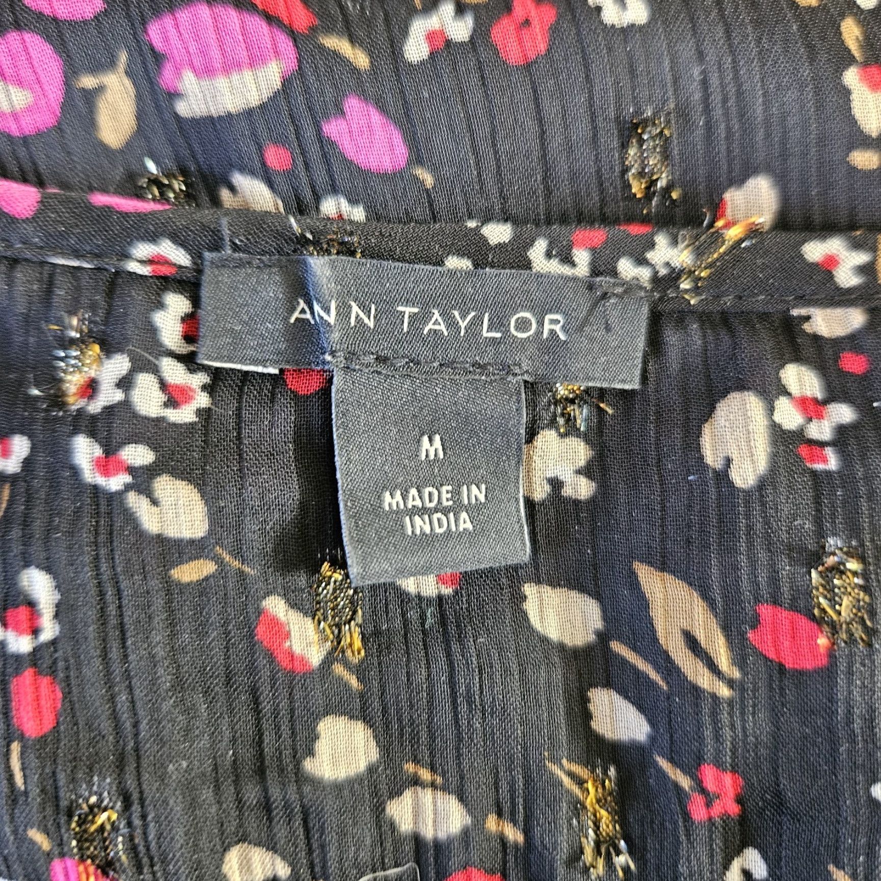 Ann Taylor Ann Taylor Womens Top Sz Medium Black Pink Floral Long Sleeve Shirt Blouse Women's M Black Floral Long Sleeve Size M / US 6-8 / IT 42-44 - 5 Thumbnail